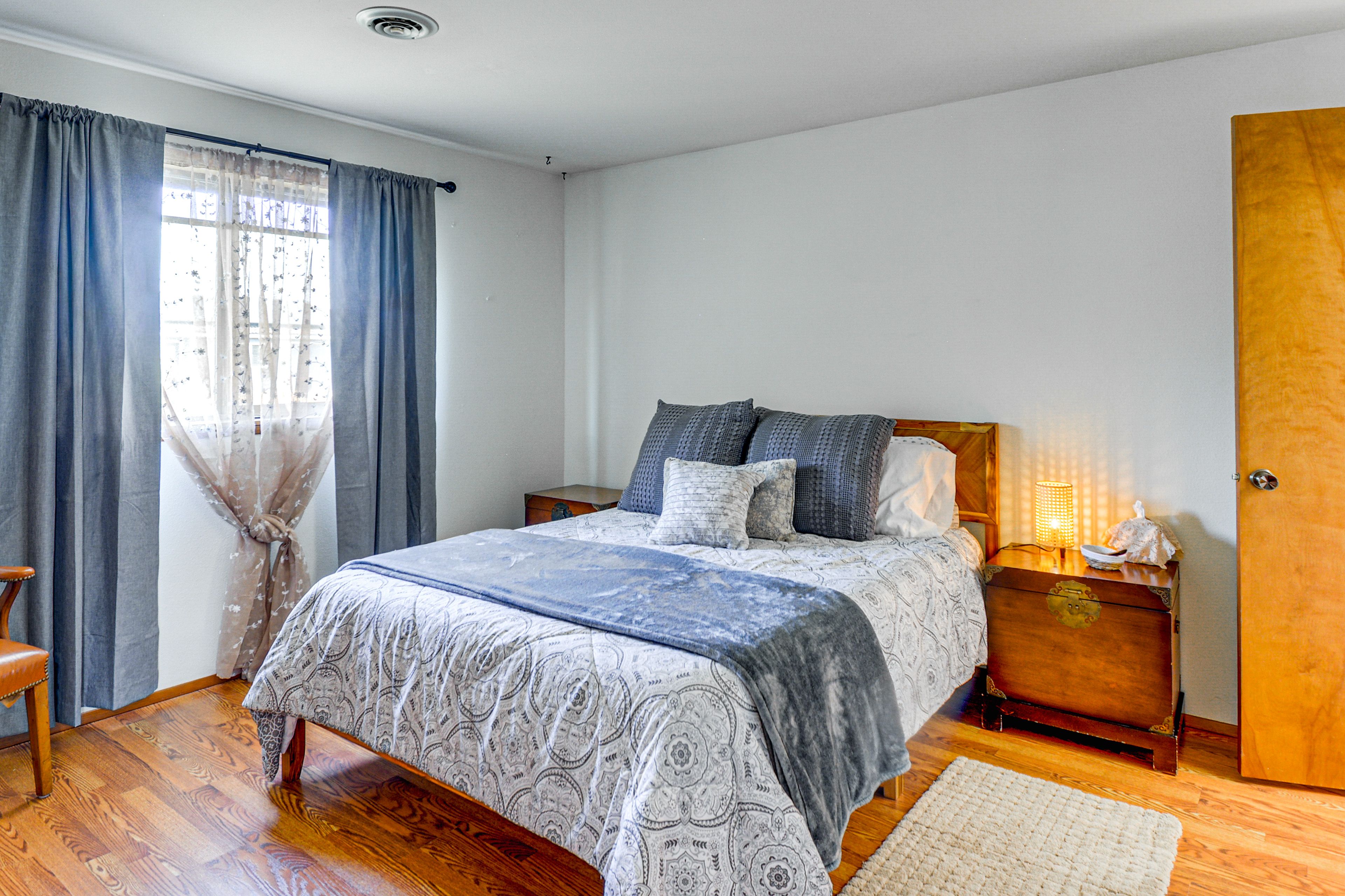 Bedroom 1 | King Bed | En-Suite Bathroom