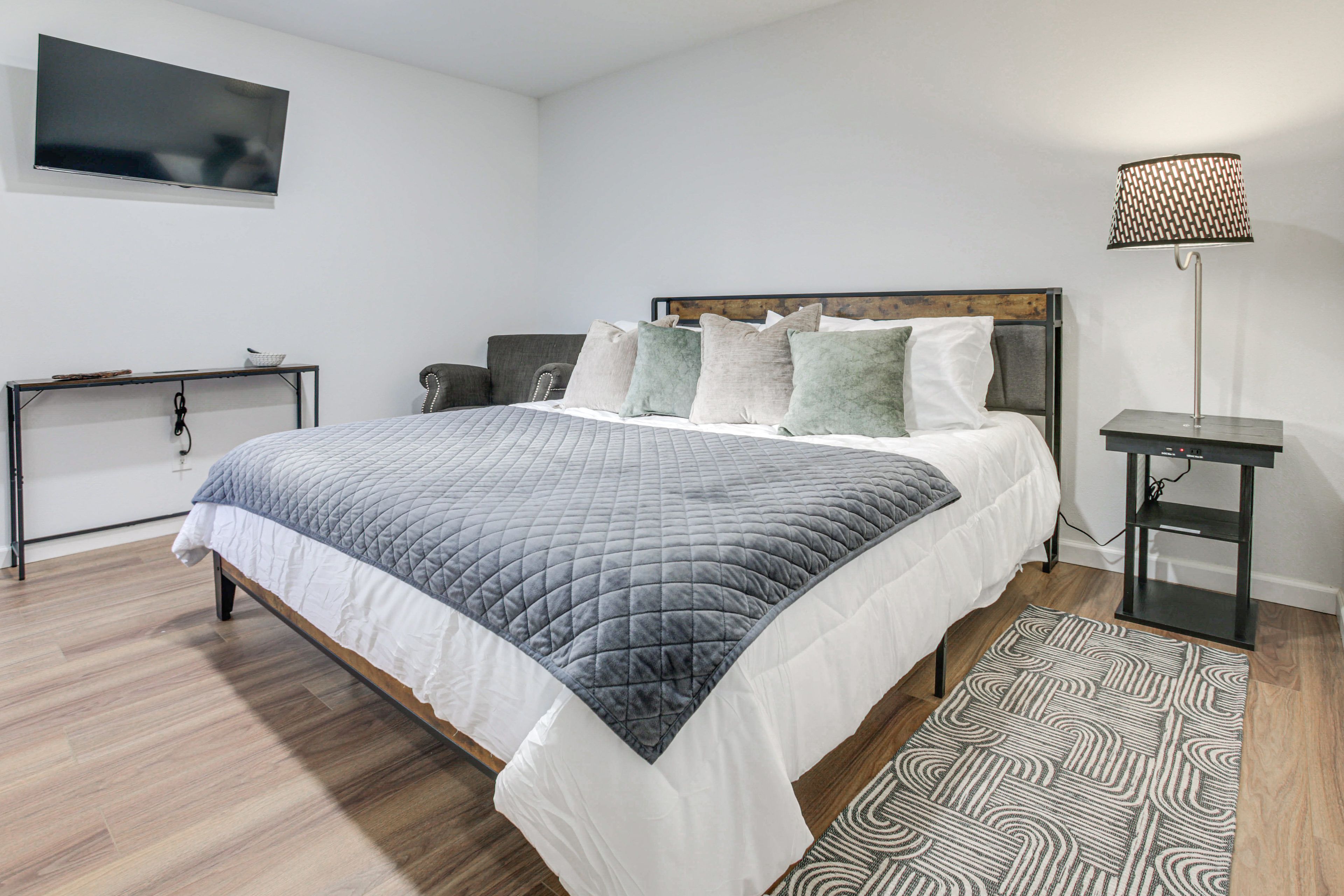 Bedroom 3 | King Bed