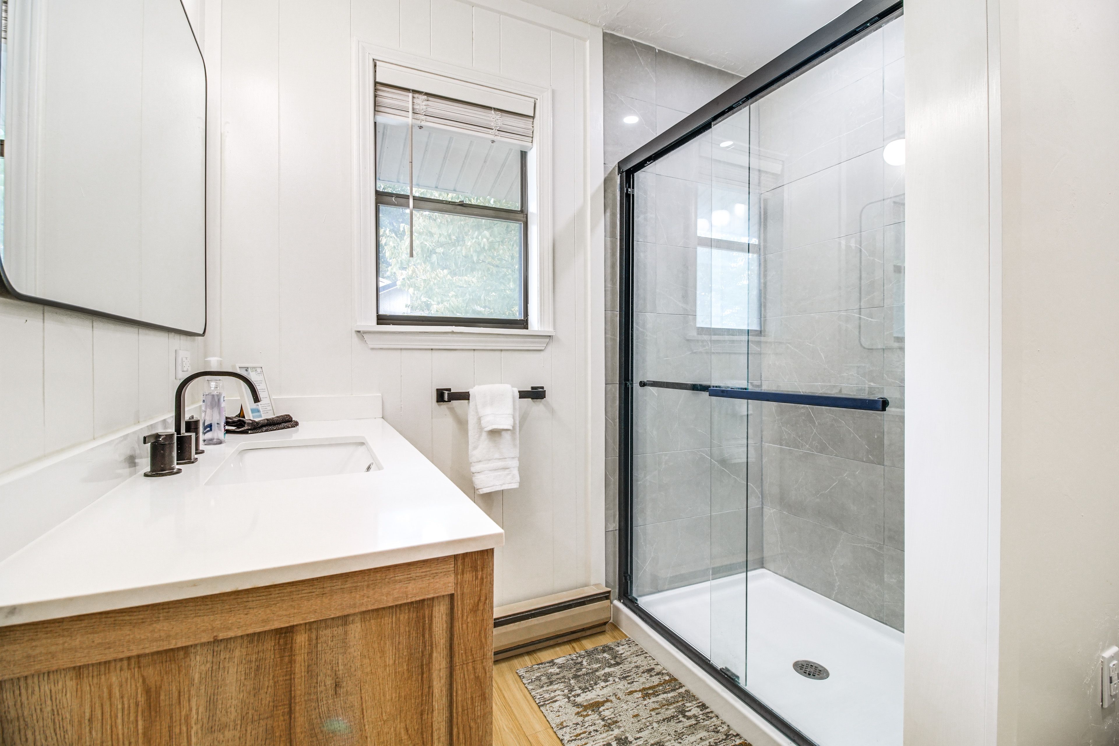 Full Bathroom | 2nd Floor