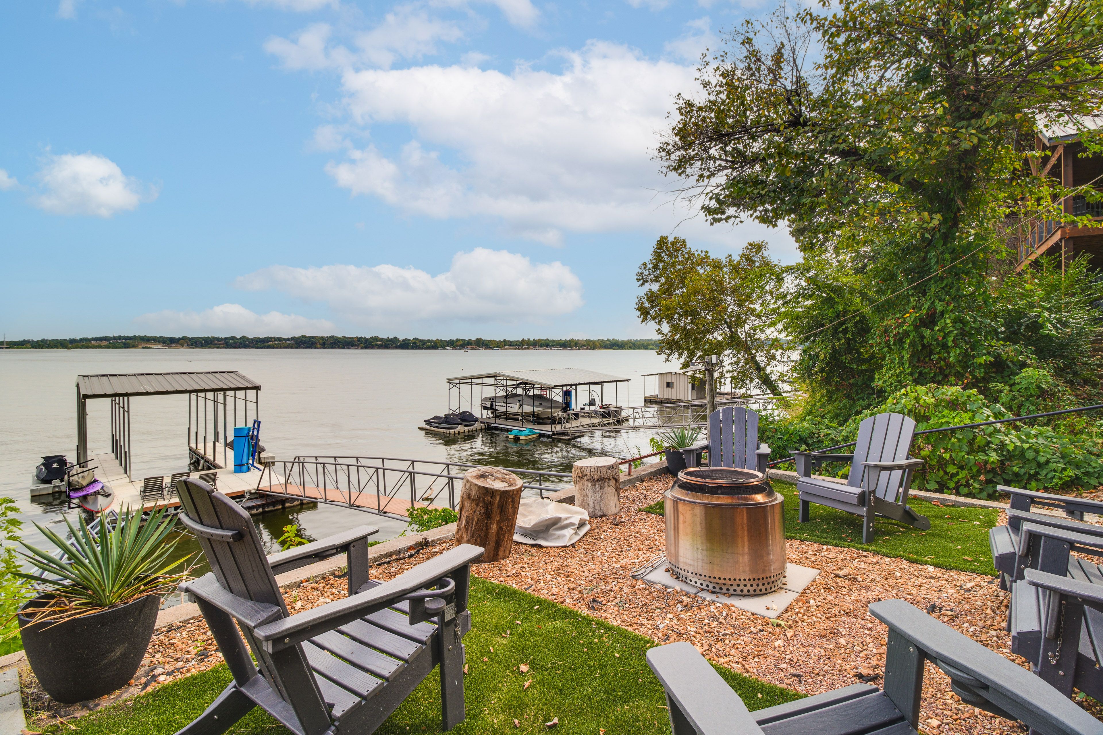 Private Yard w/ Fire Pit | Patio w/ Grill | Private Dock
