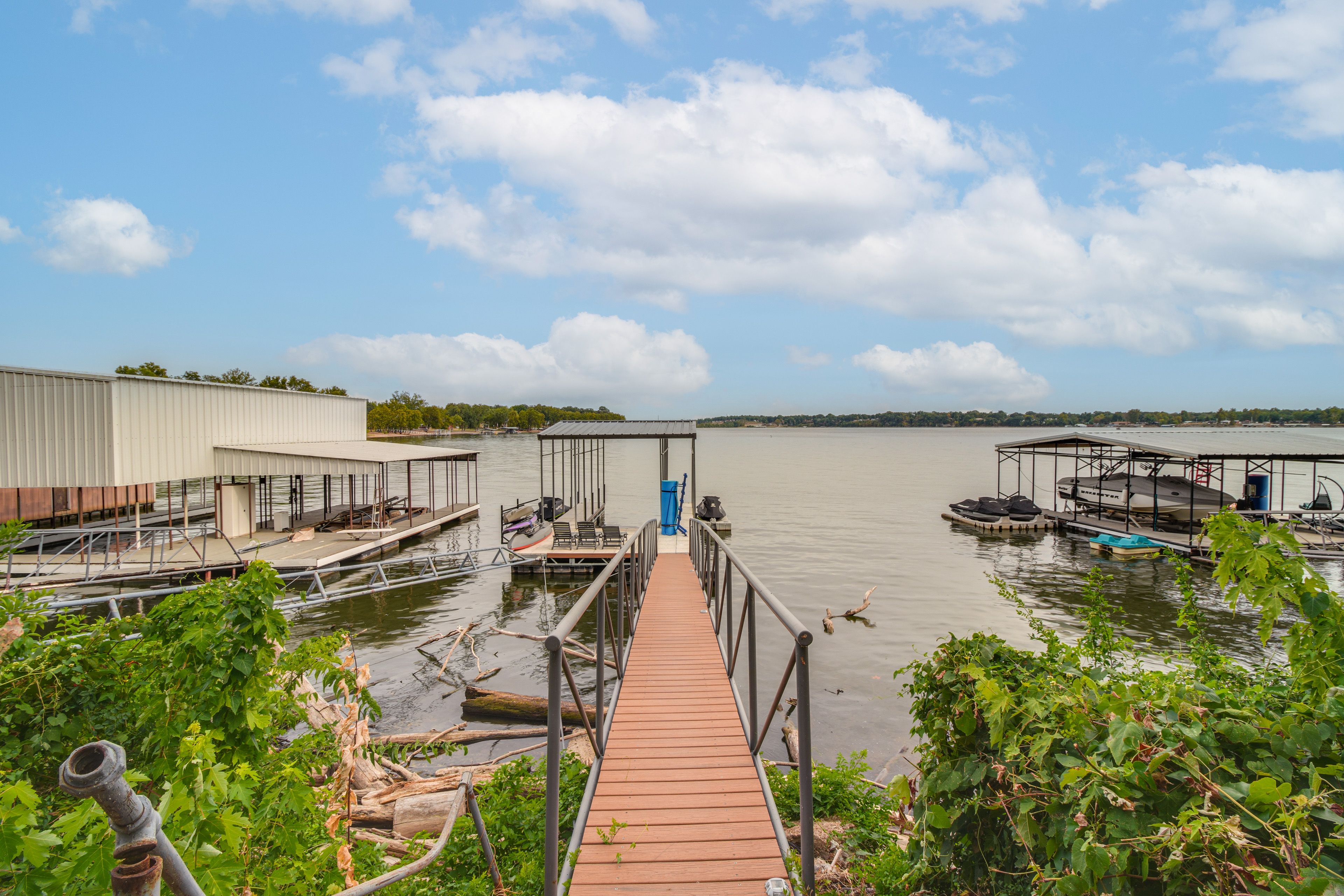 Grove Vacation Rental | 2BR | 1.5BA | 1,224 Sq Ft