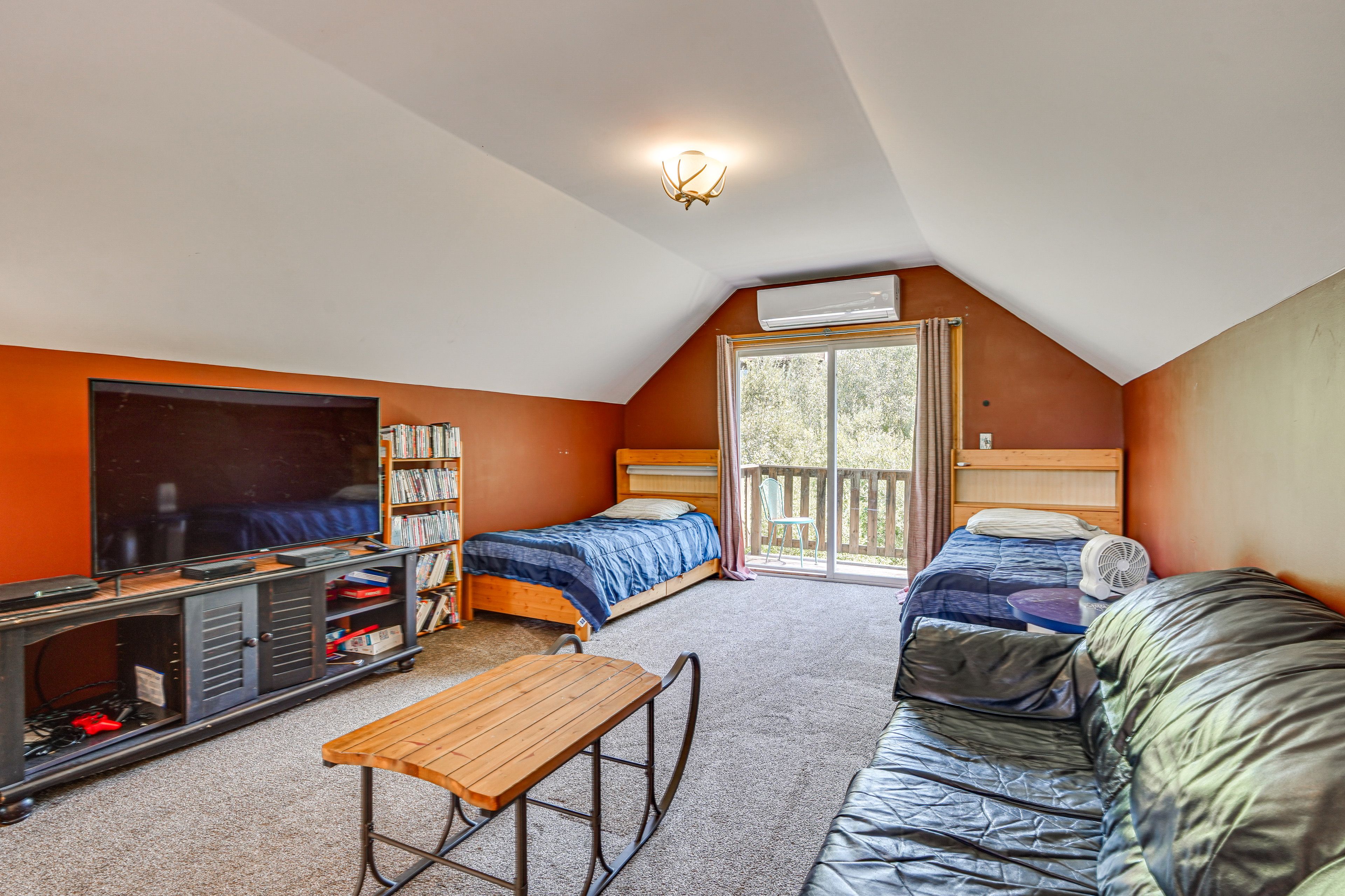 Loft | 2 Twin Beds