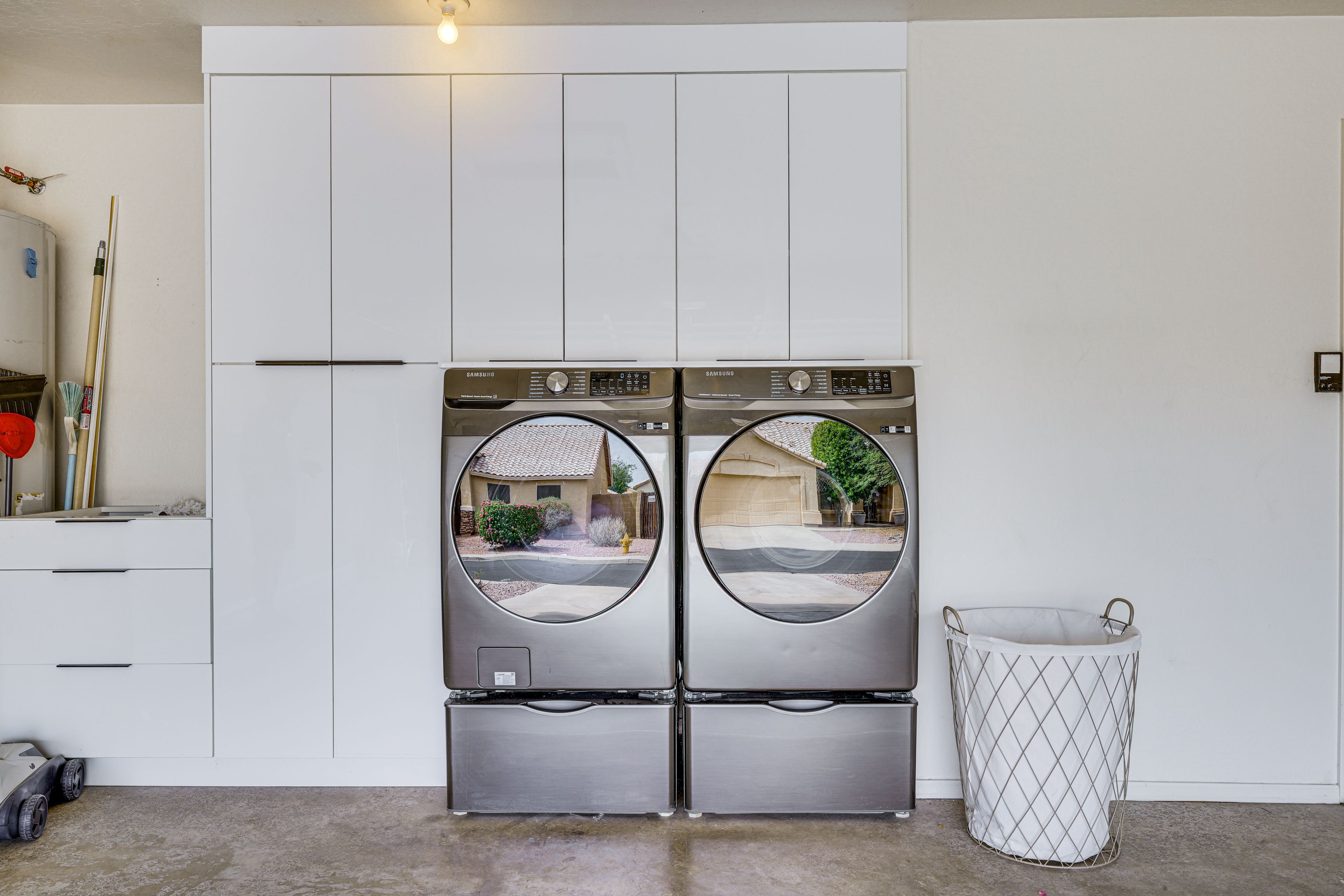 Garage | Washer/Dryer