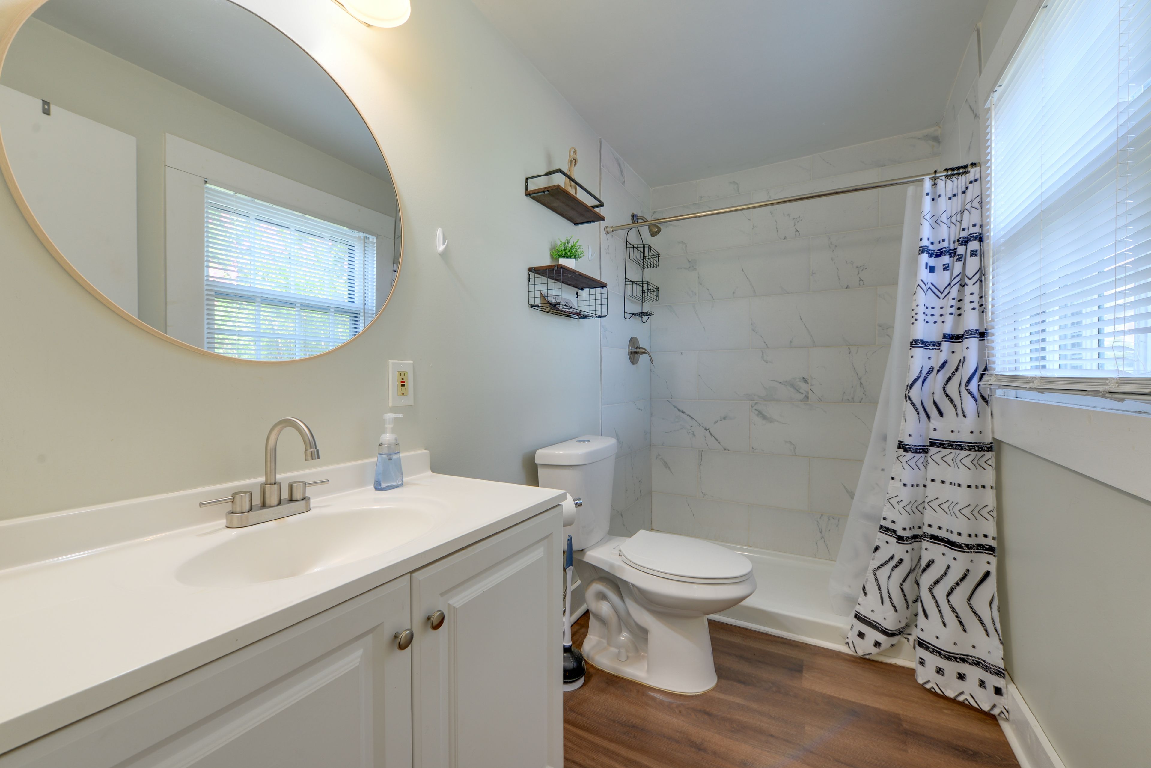 Full Bathroom | 1st Floor