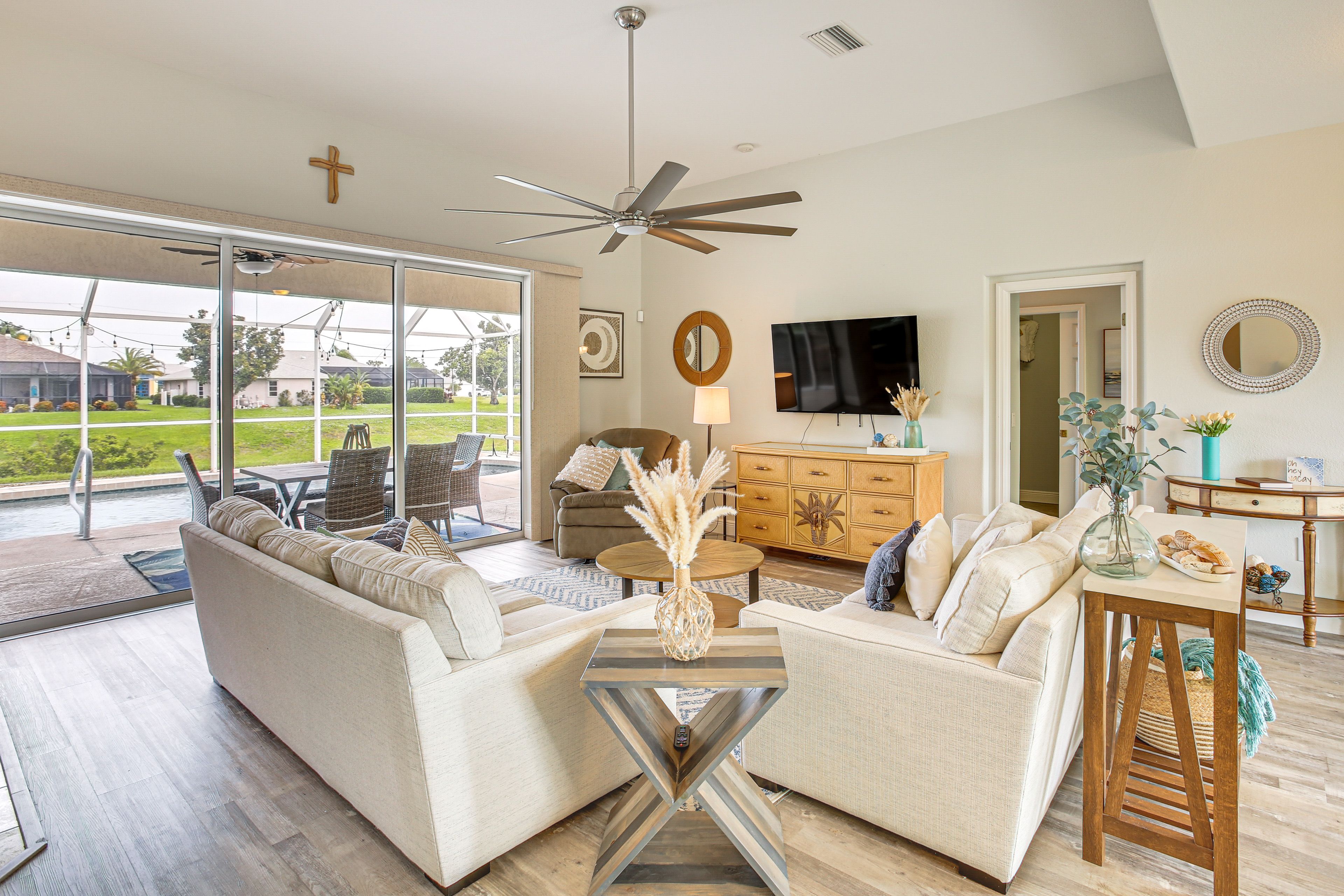 Living Room | Queen Sleeper Sofa
