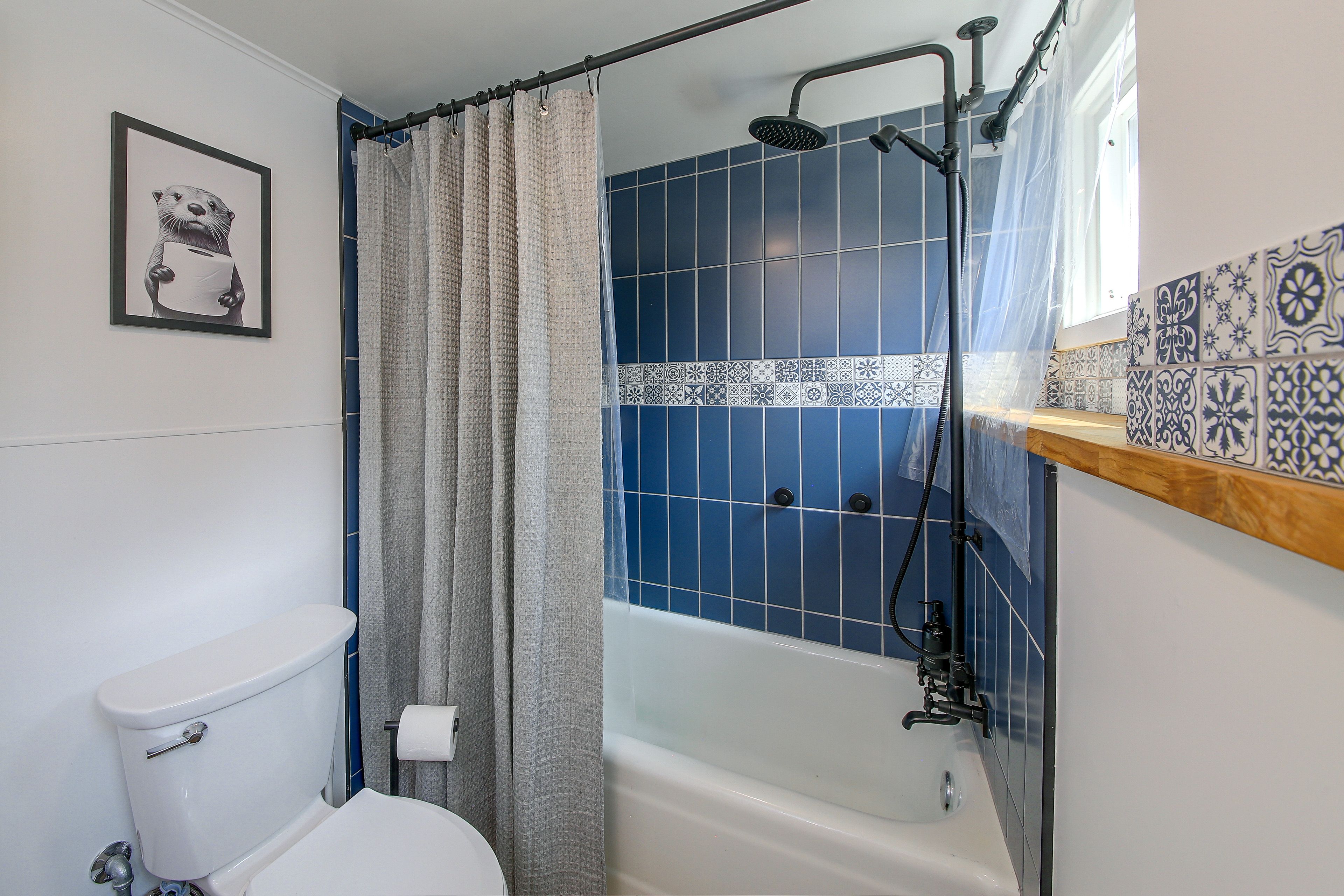 Full Bathroom | 2nd Floor