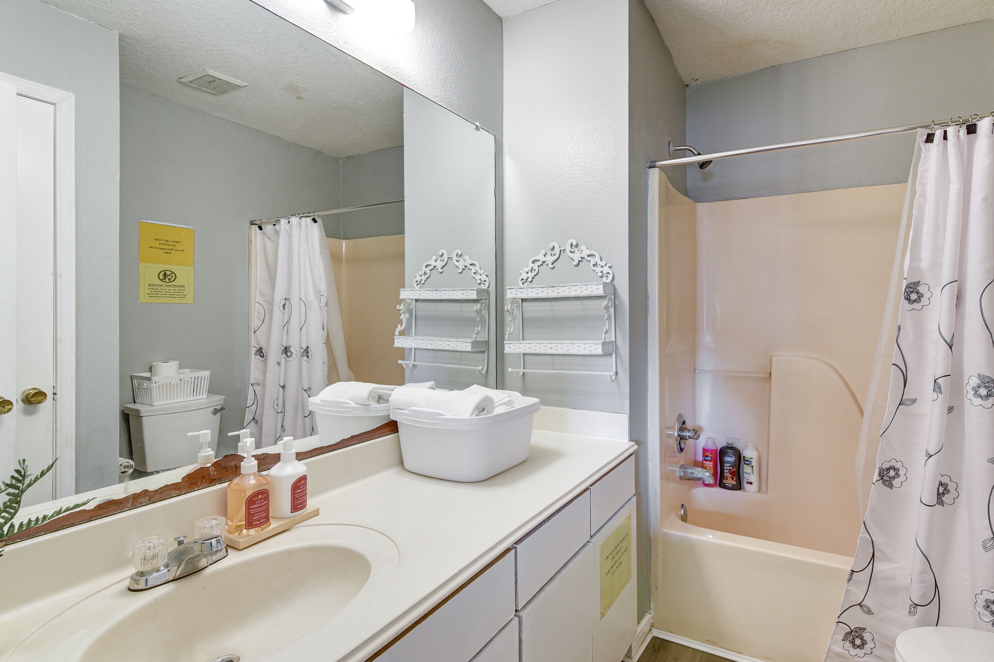 Bathroom | Upper Level