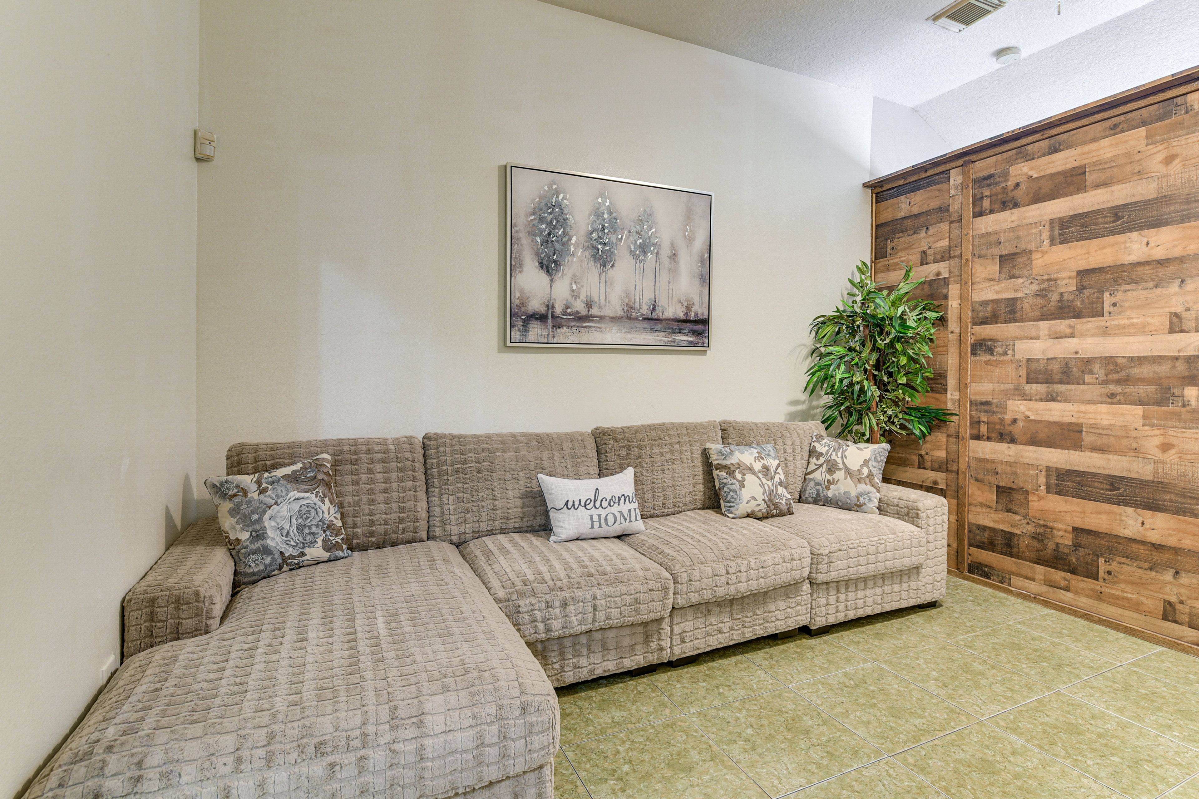 Living Room | Smart TV