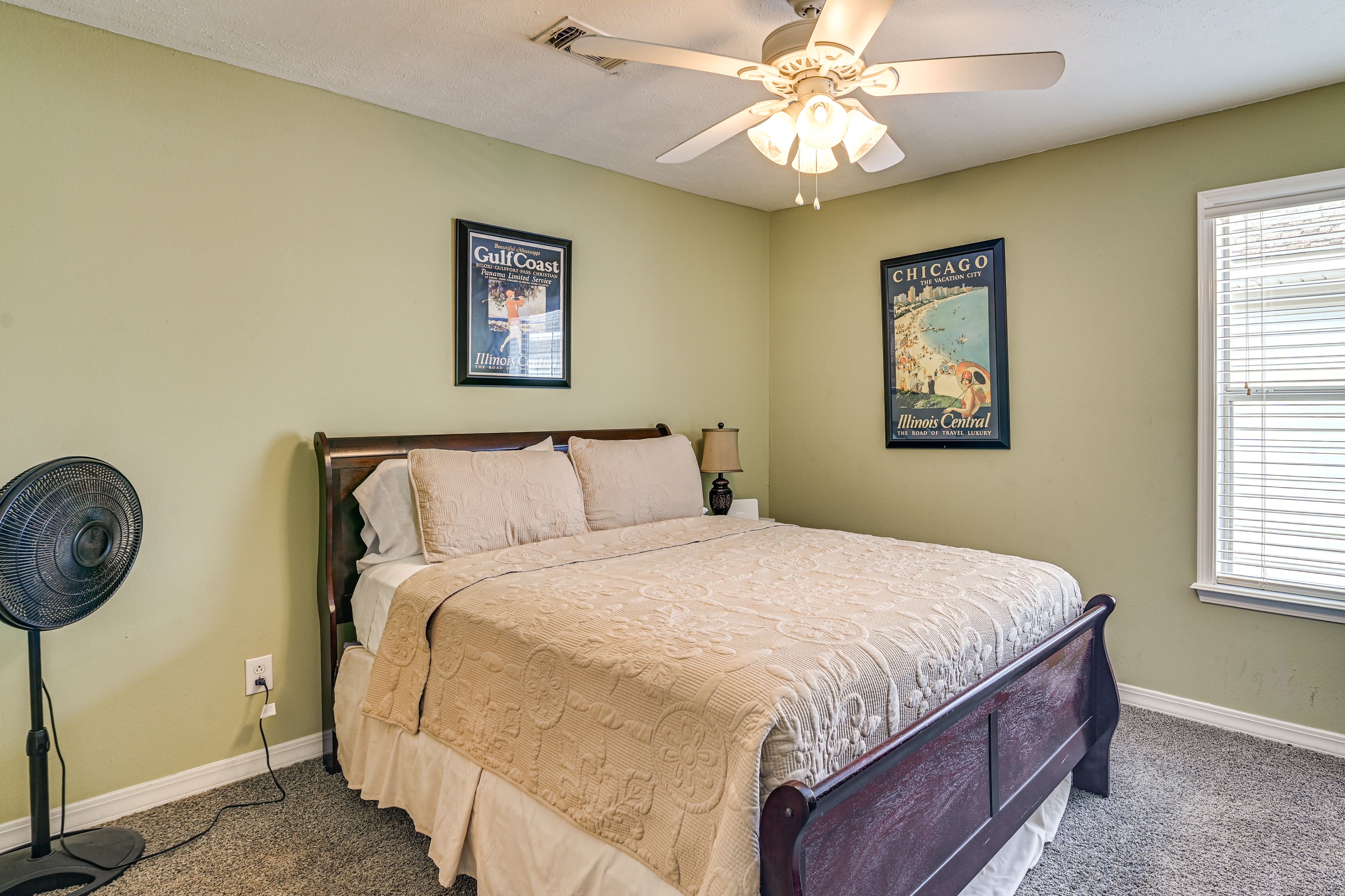 Bedroom 1 | 2nd Floor | Queen Bed