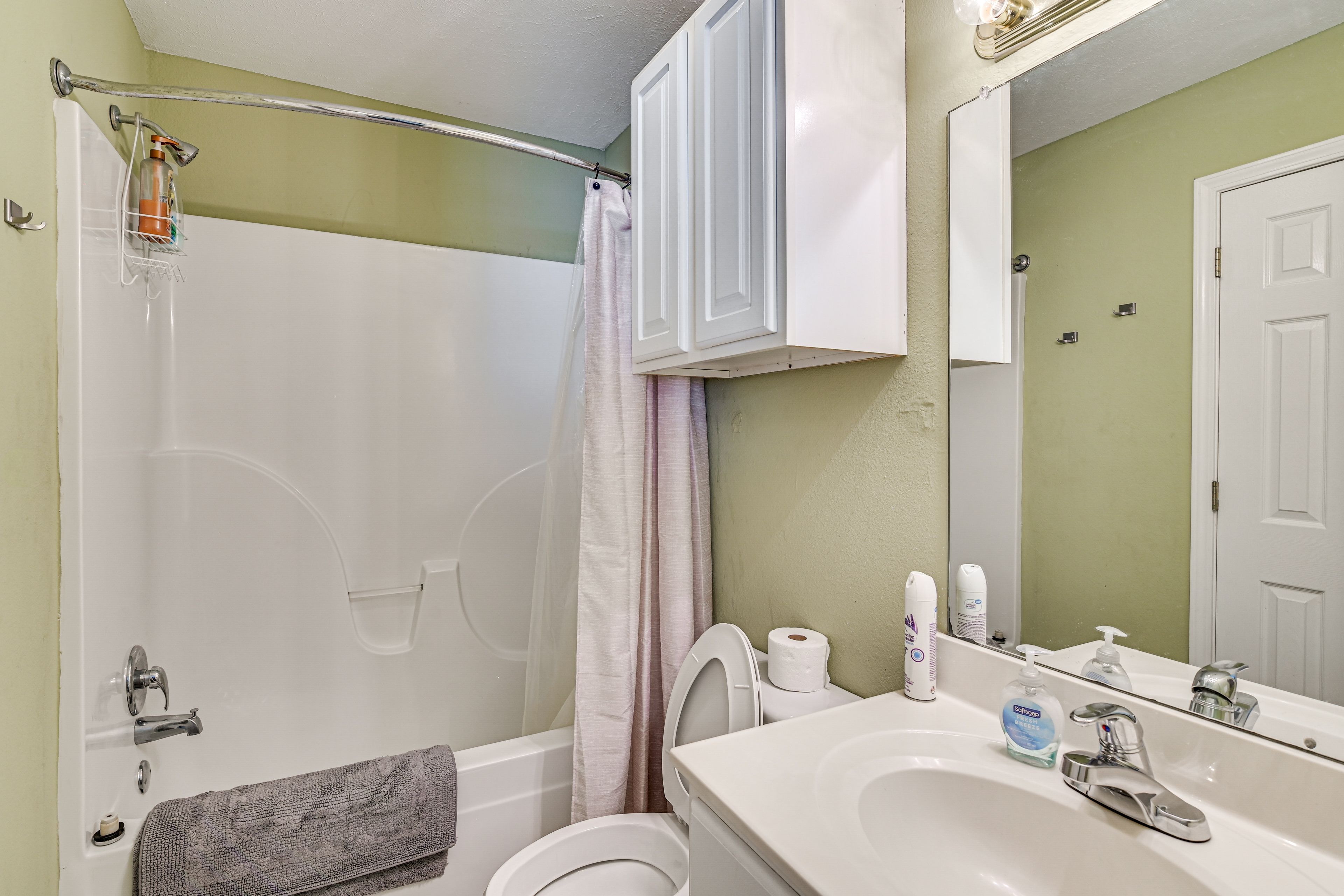 En-Suite Bathroom | 2nd Floor