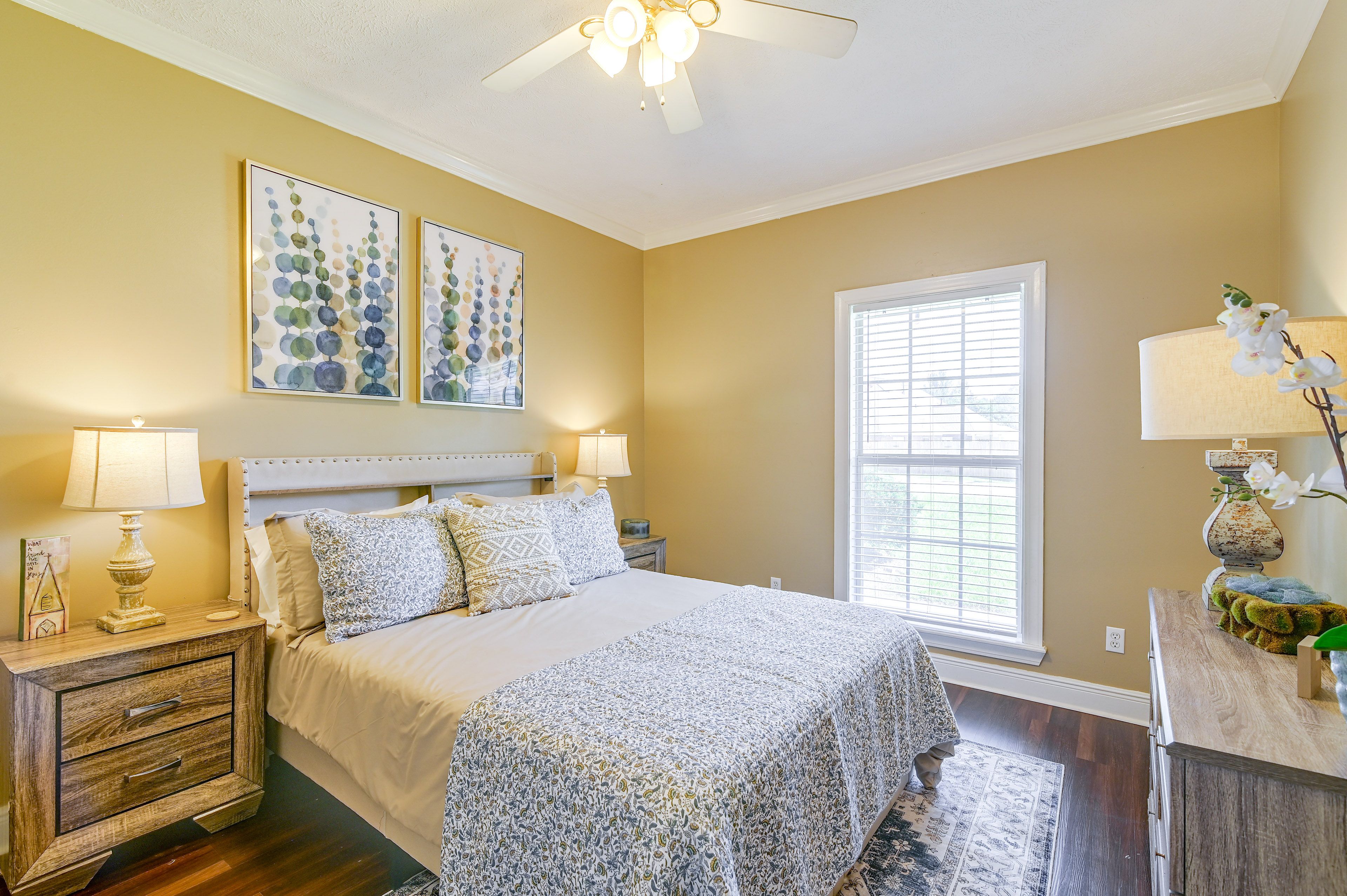 Bedroom 2 | Queen Bed | 1st Floor