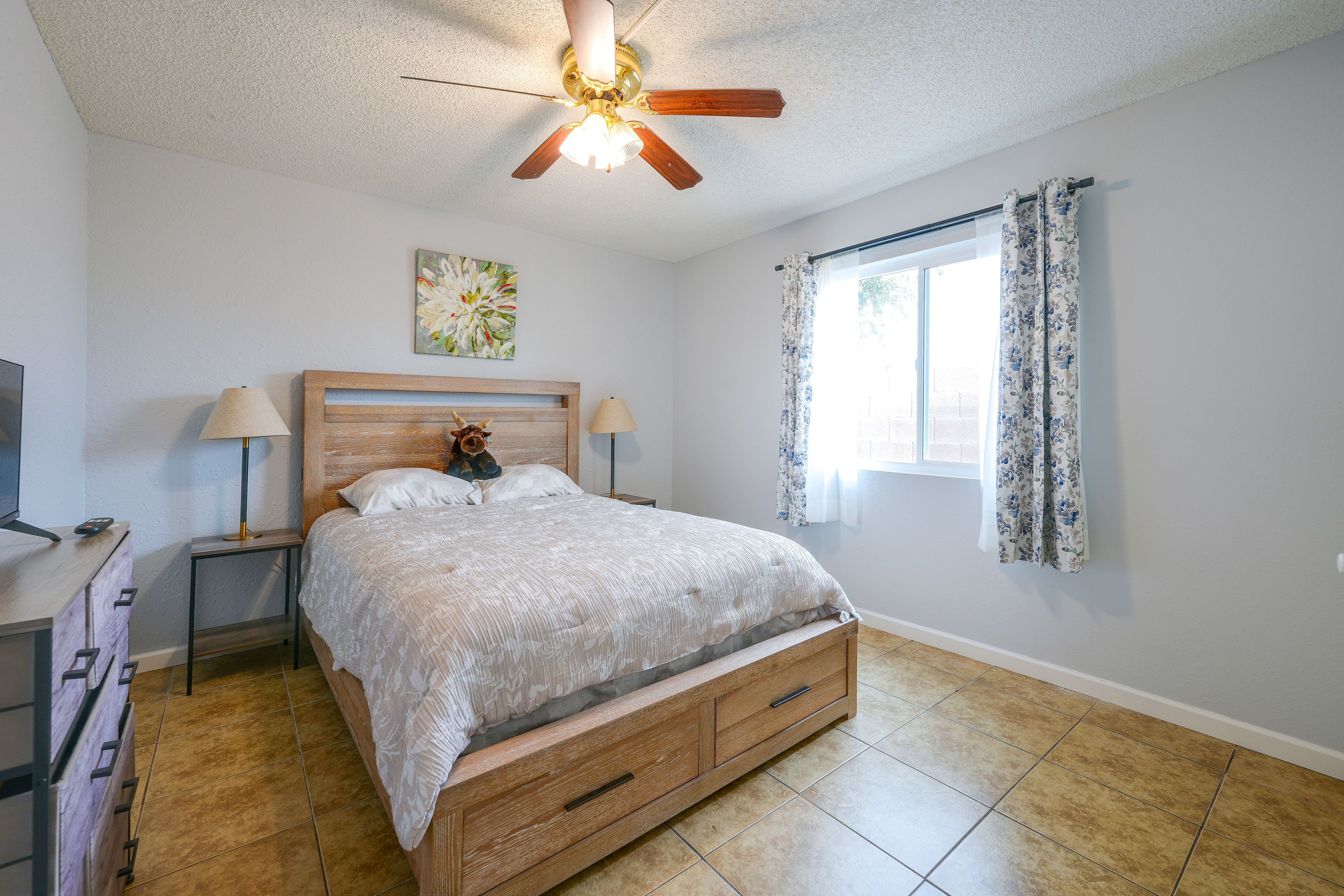 Bedroom 2 | Queen Bed