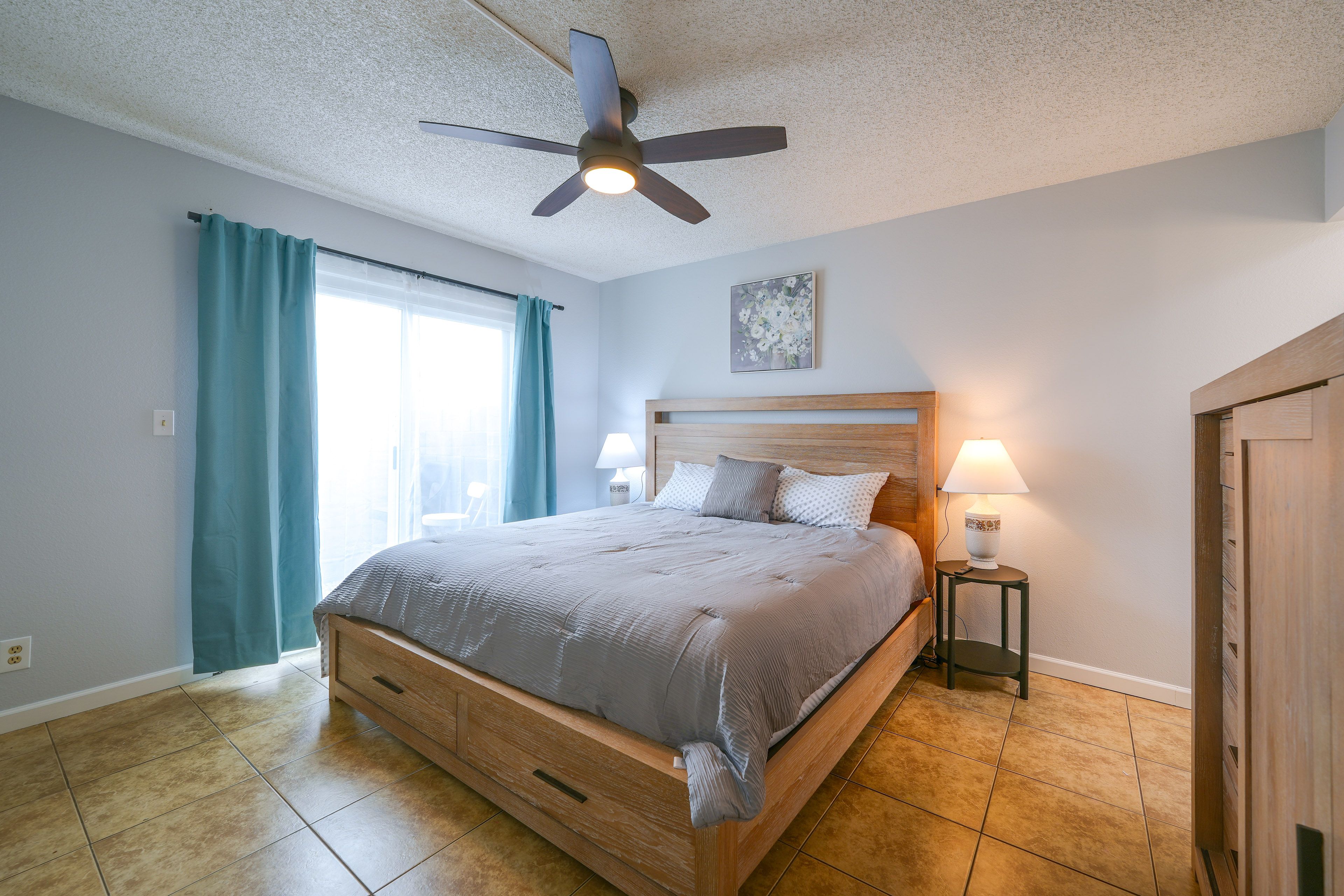 Bedroom 1 | Queen Bed