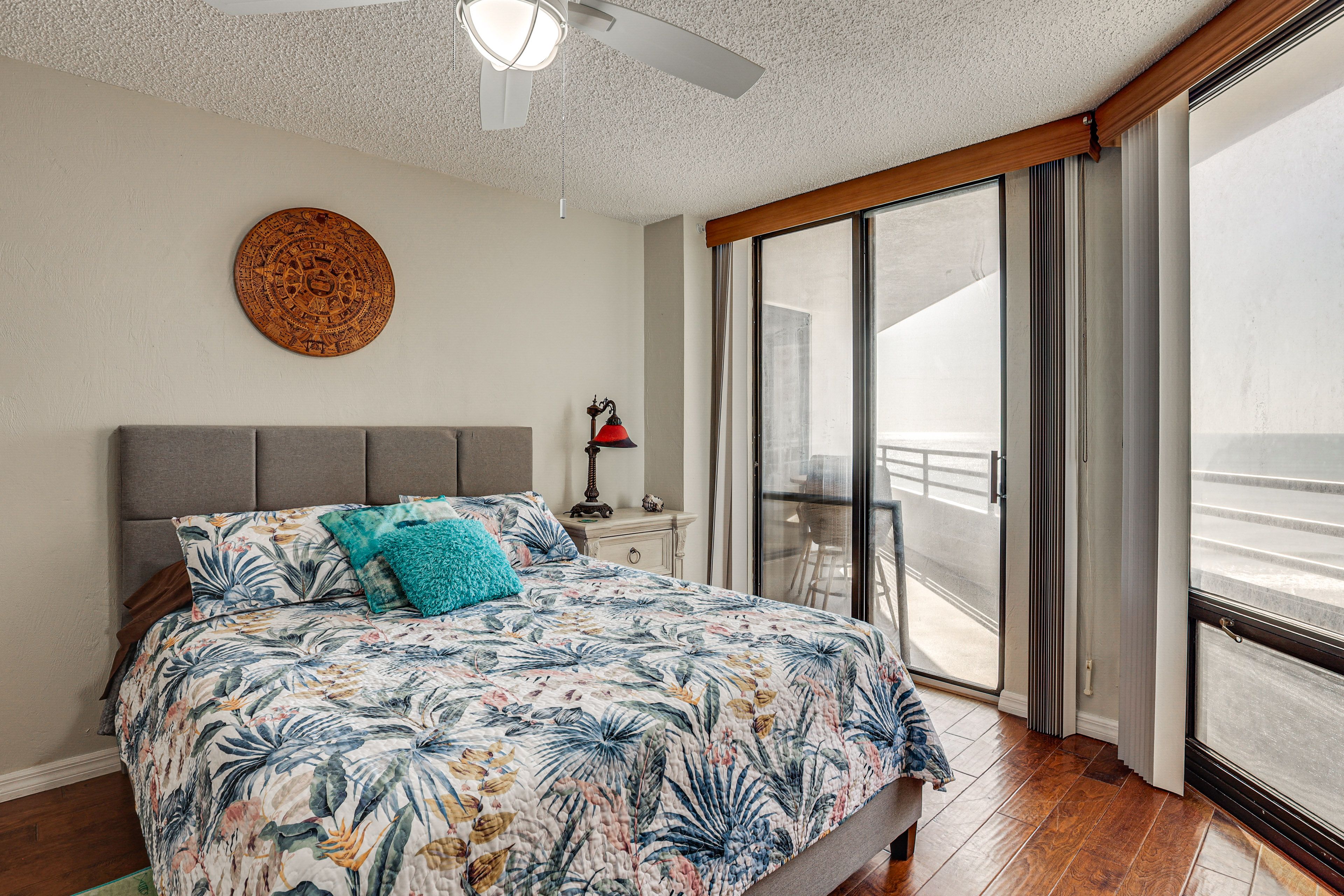 Bedroom 1 | Queen Bed | En-Suite Bathroom