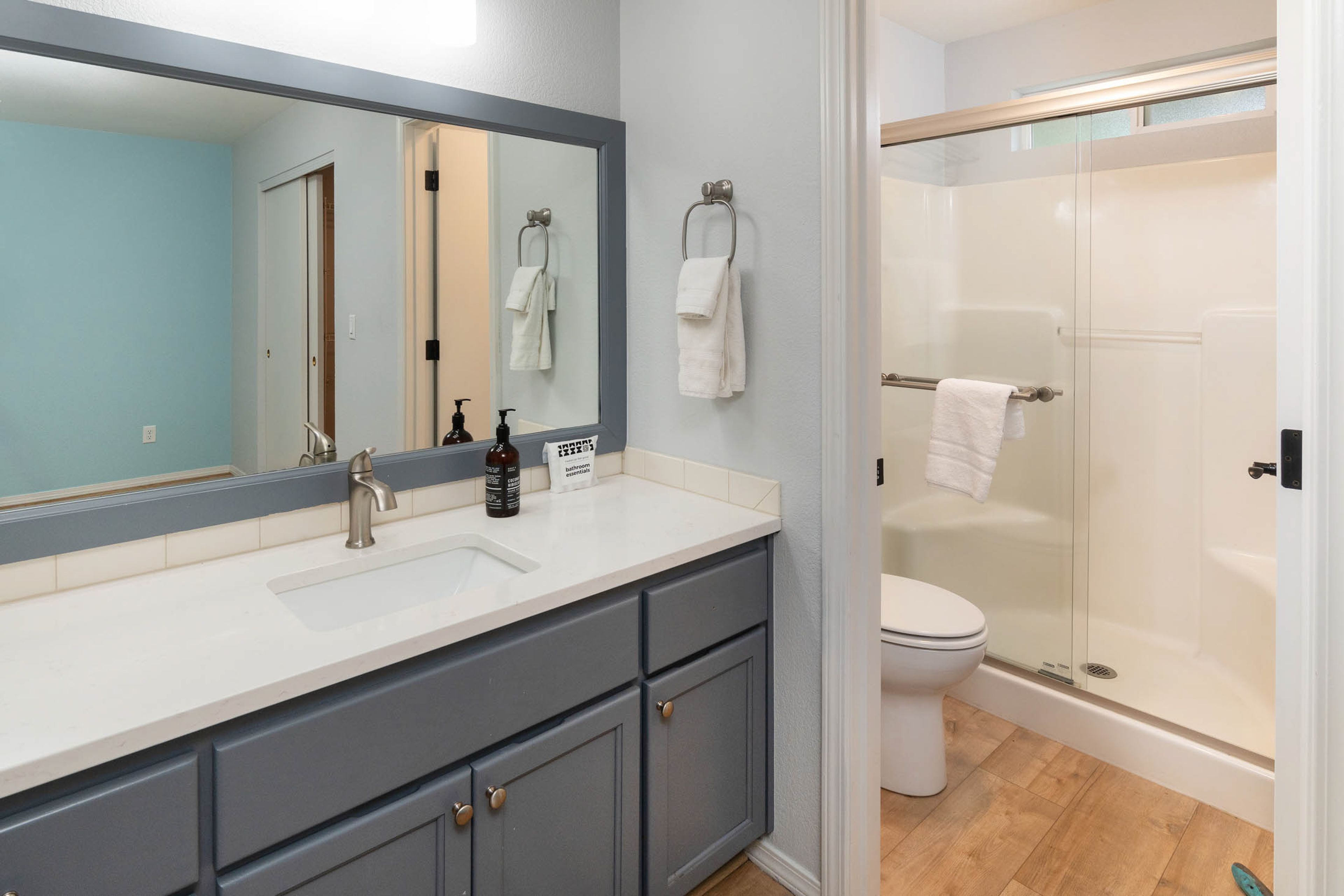 Full Bathroom | 2nd Floor