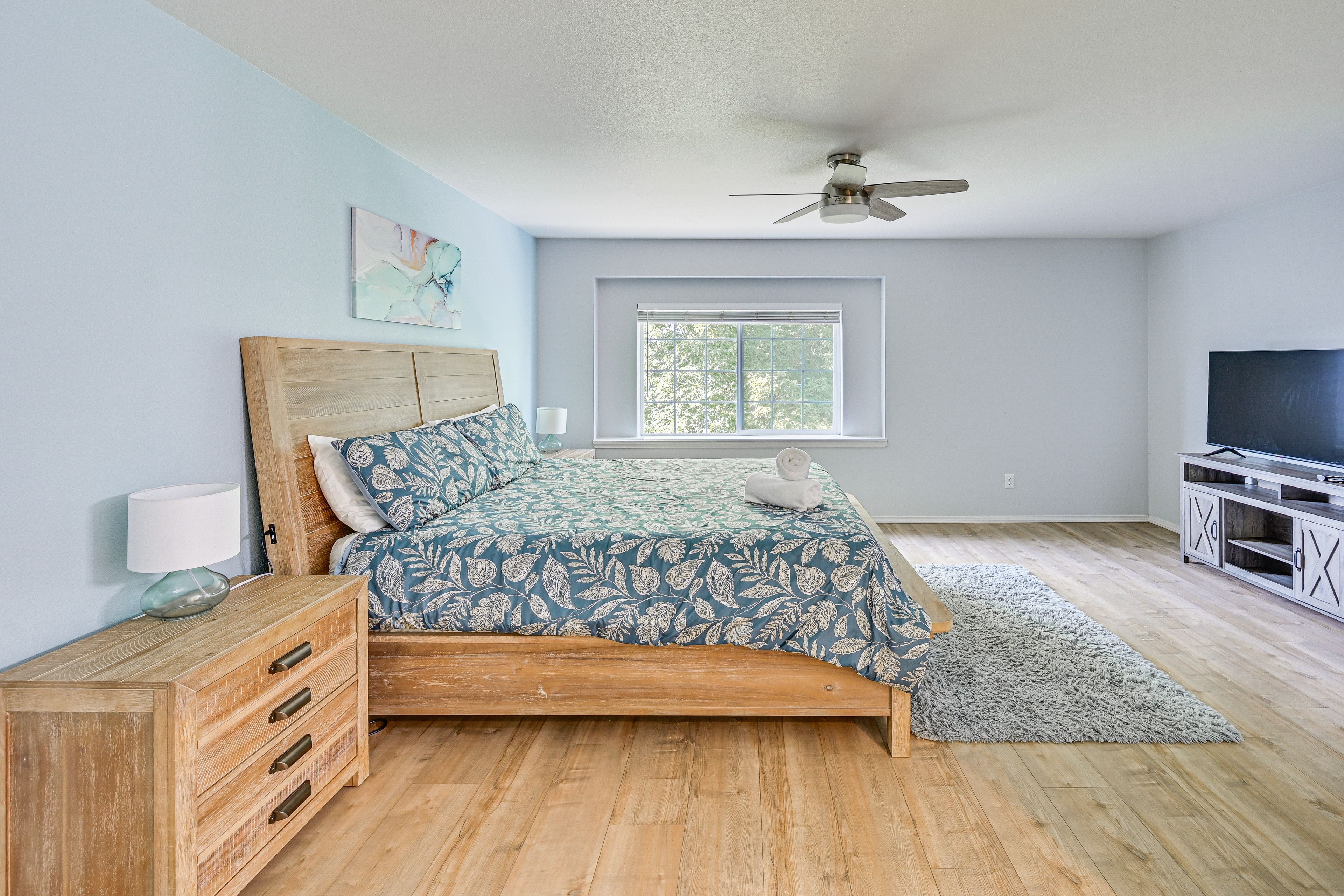 Bedroom 1 | King Bed