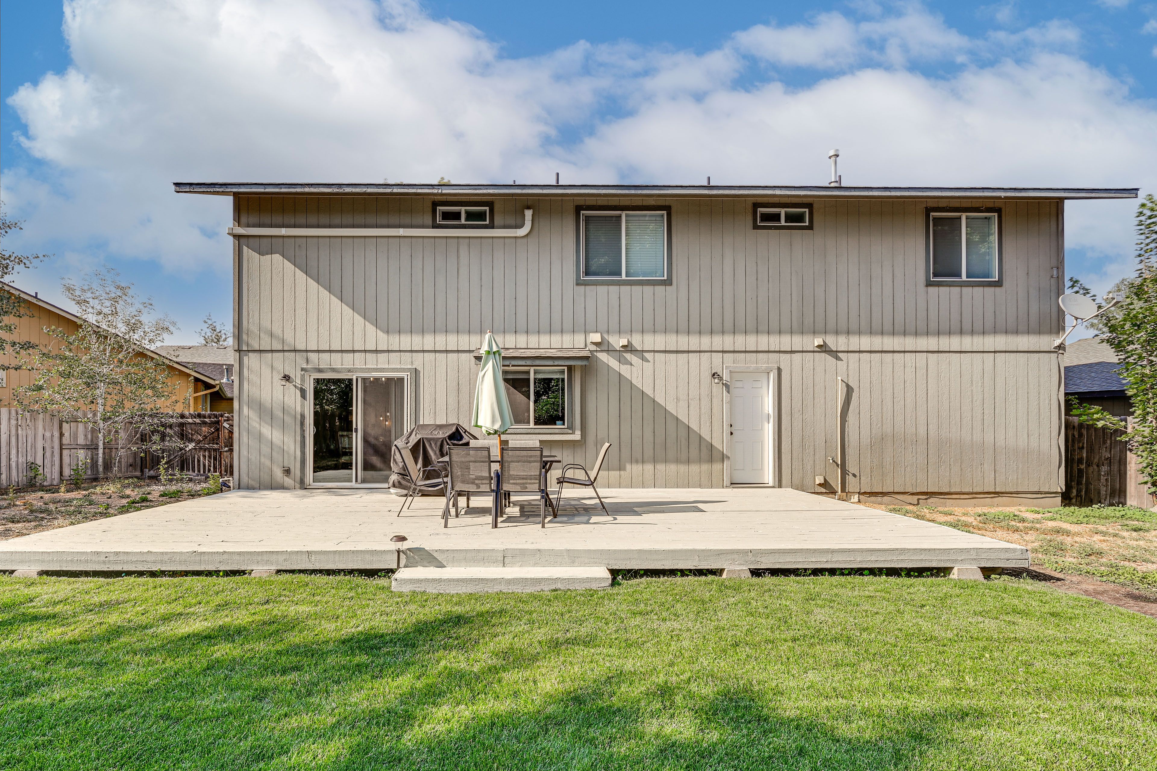 Private Deck & Patio