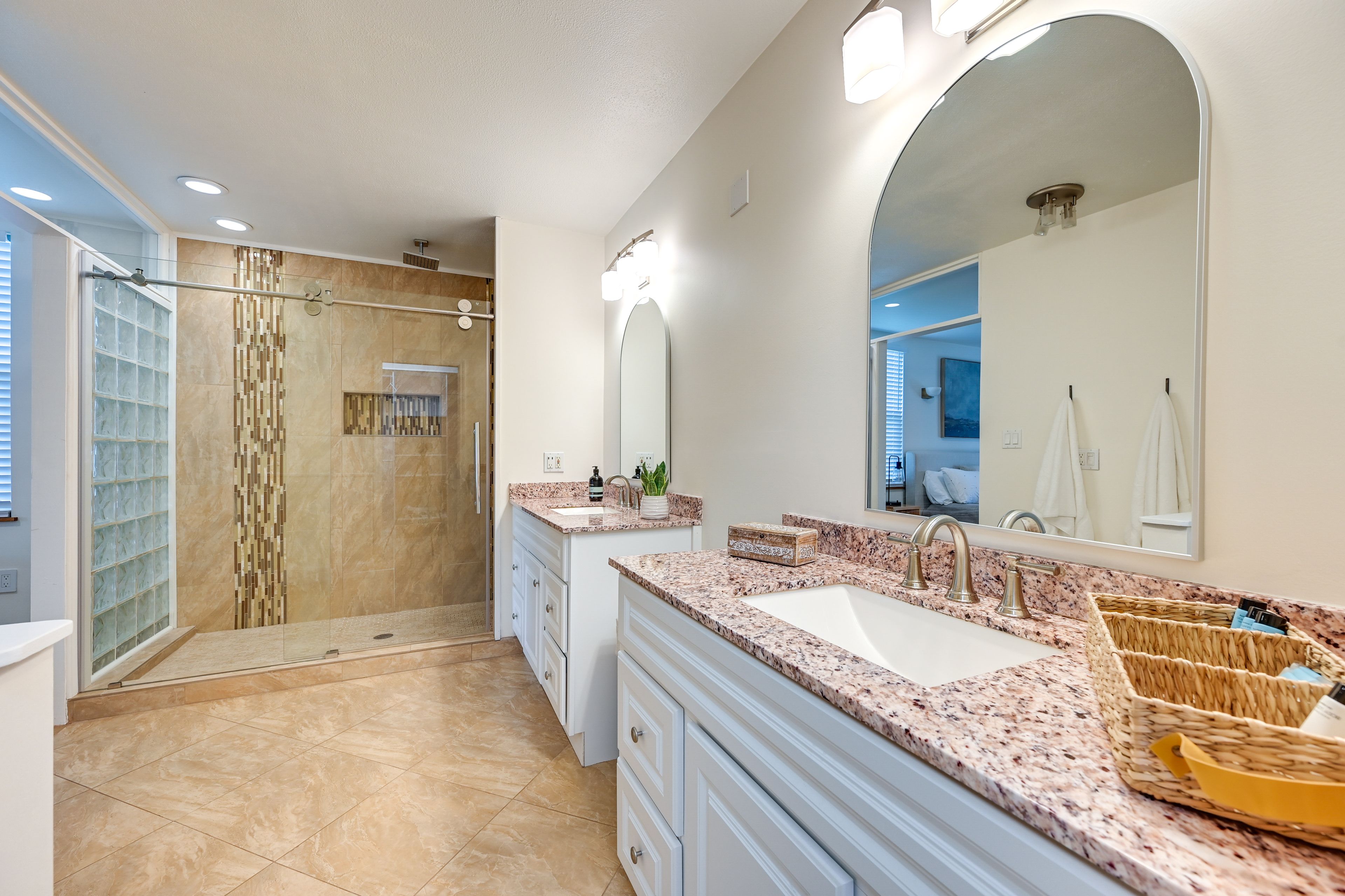 En-Suite Bathroom | Complimentary Toiletries | Walk-In Closet