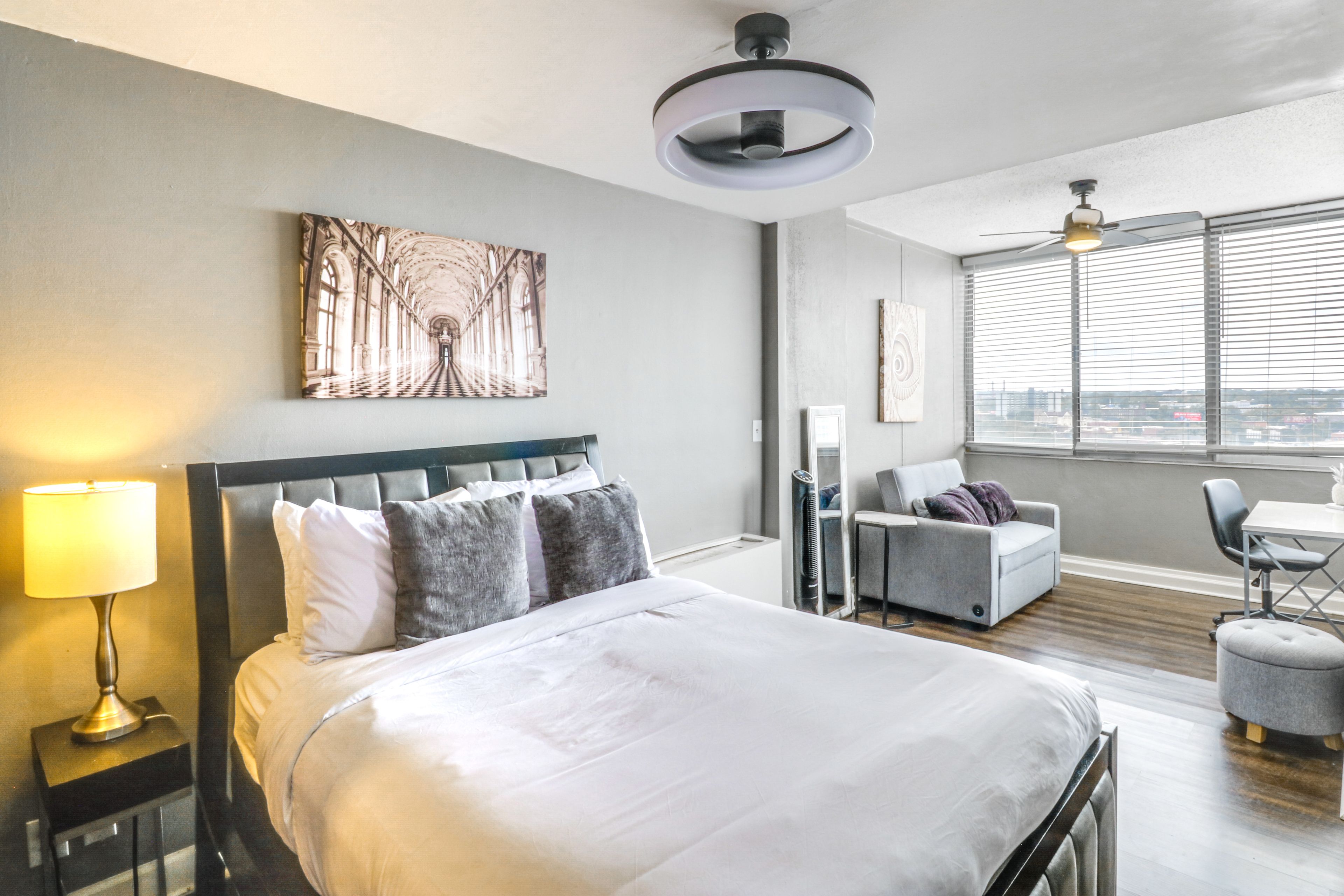 Bedroom | Queen Bed