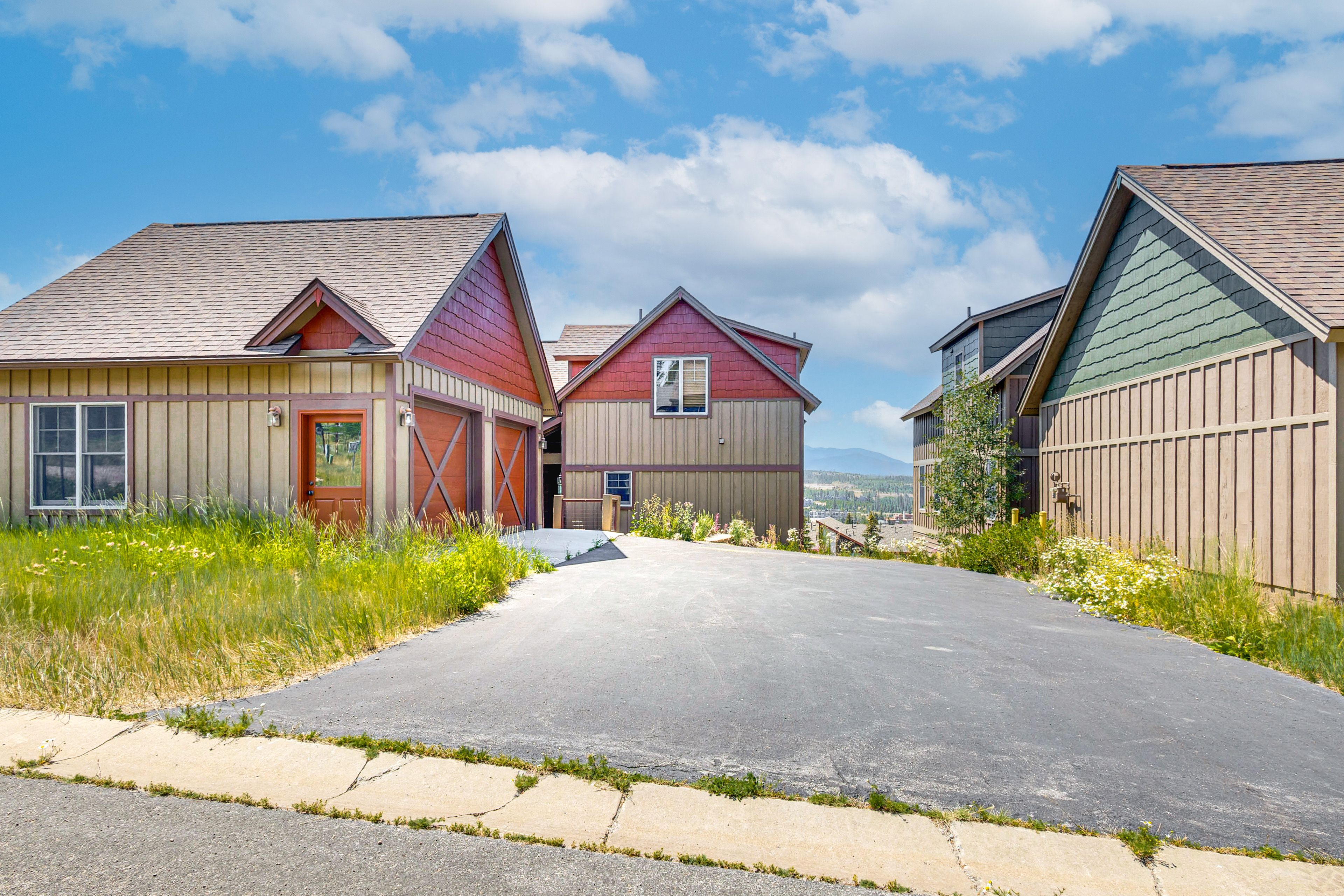 Property Exterior | 3-Story Cabin