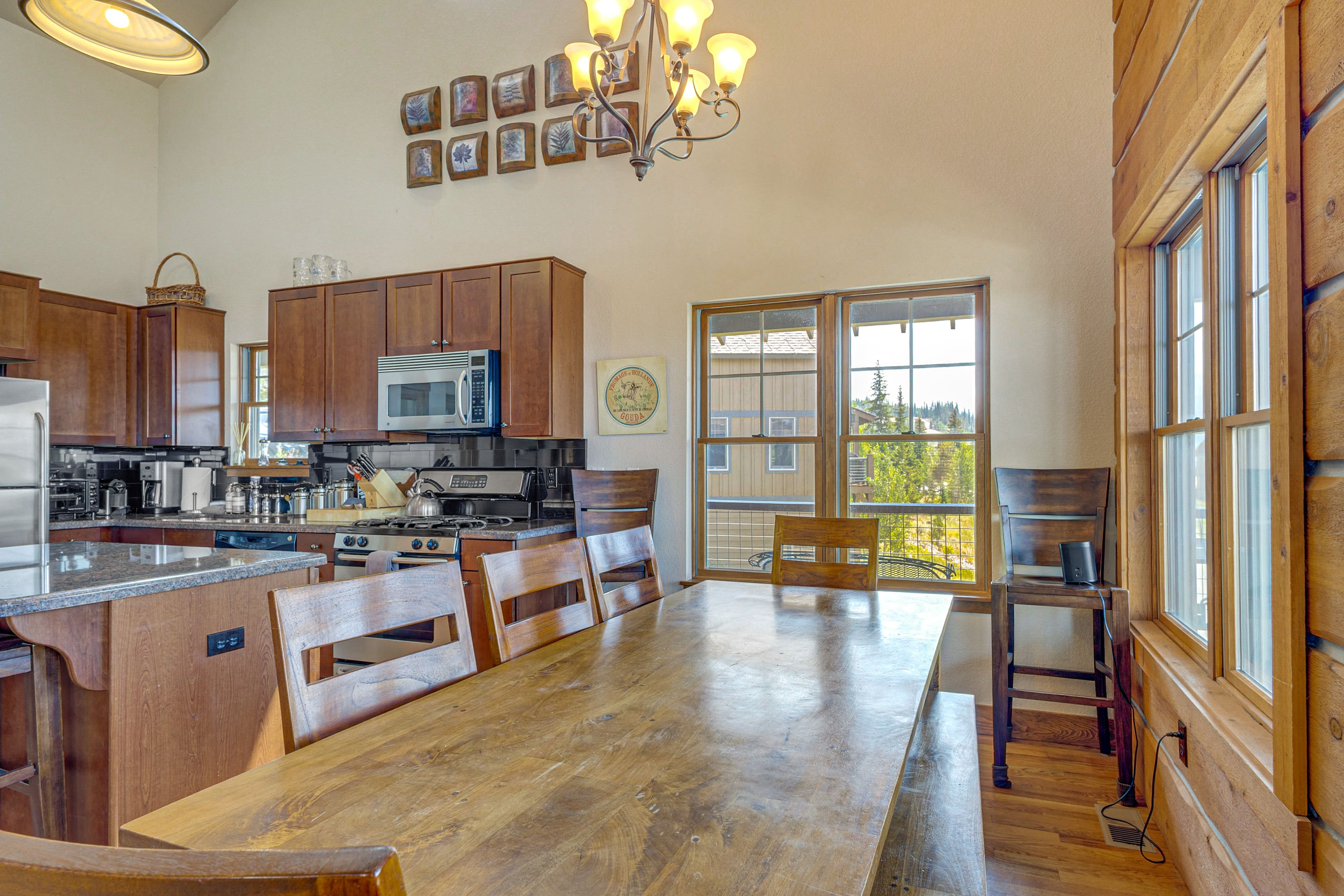 Kitchen | Main Floor
