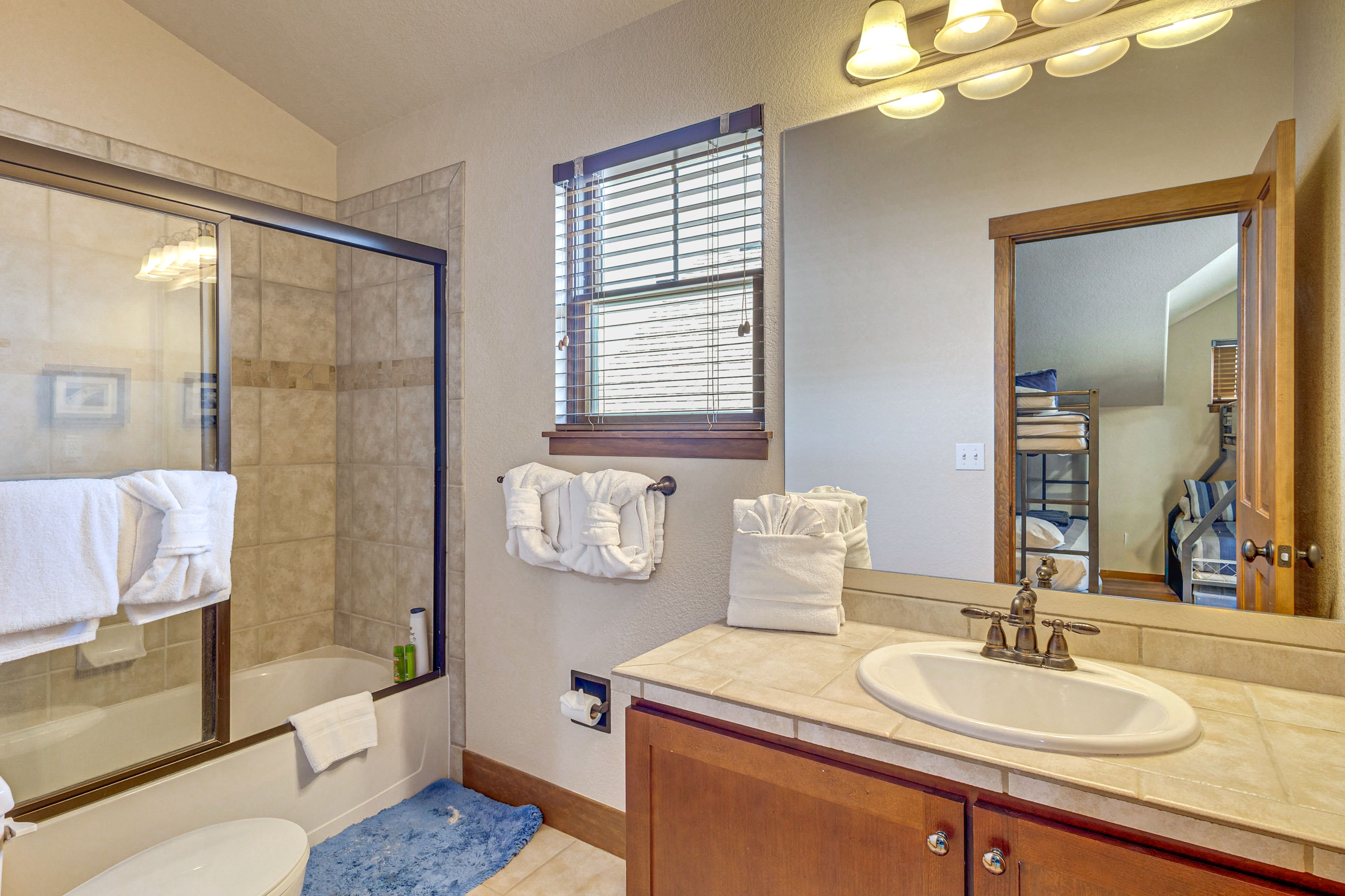 En-Suite Bathroom | Upper Floor