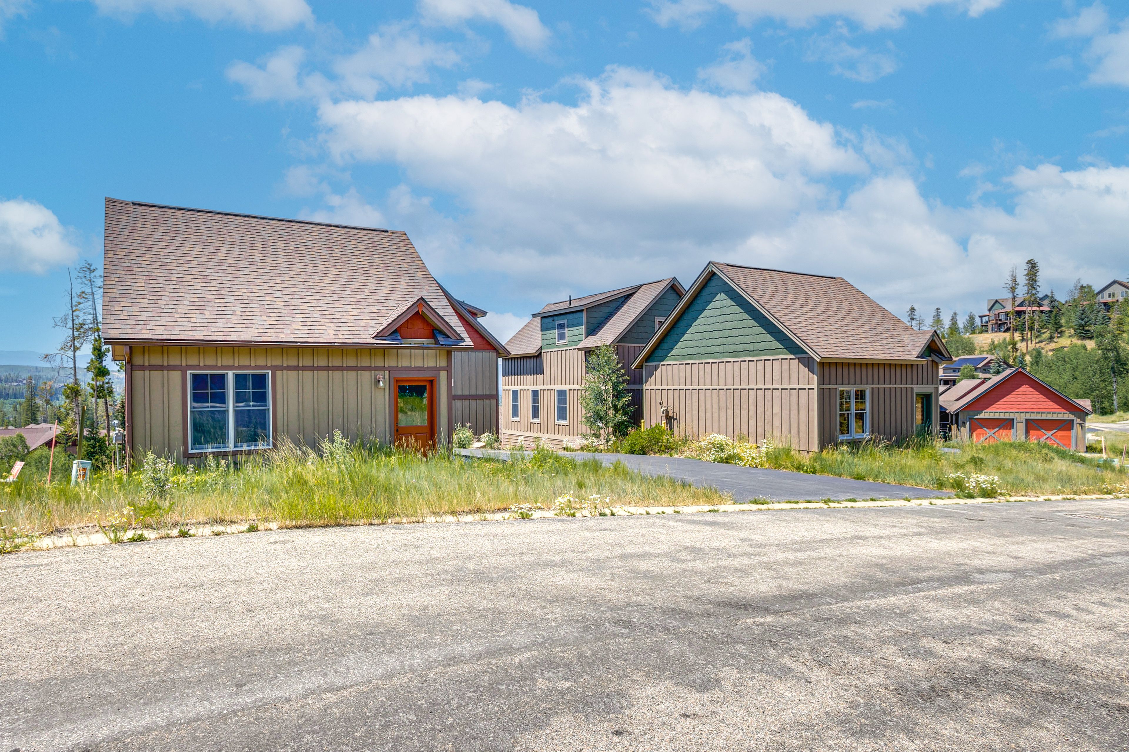 Garage Parking | 2 Vehicles | Driveway Parking | 3 Vehicles