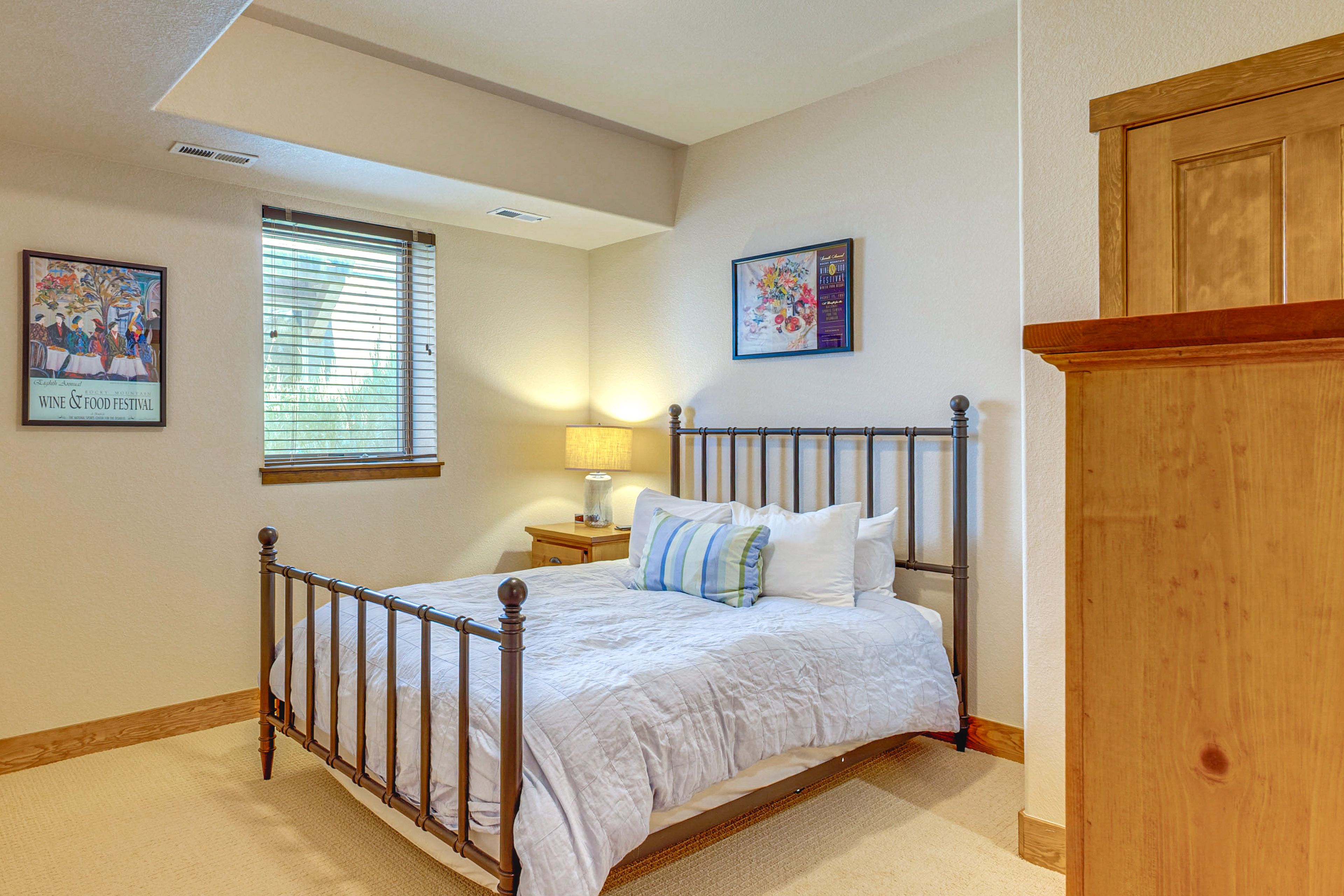 Bedroom 3 | Queen Bed | Main Floor