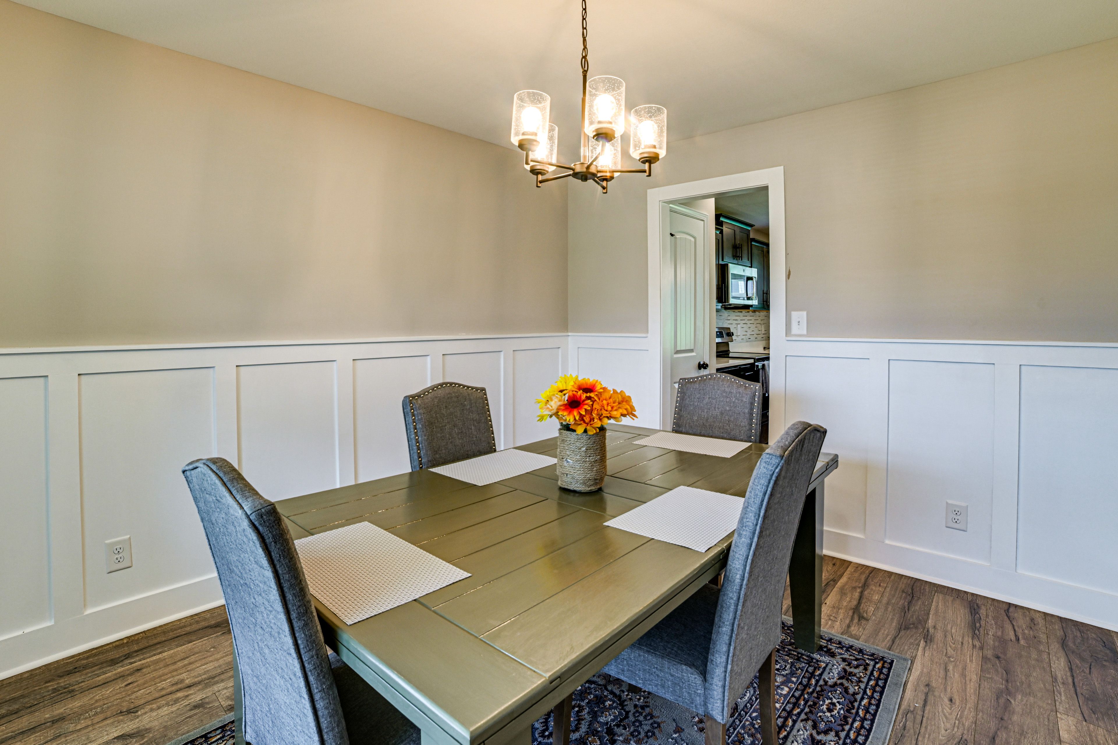 Dining Area | 1st Floor