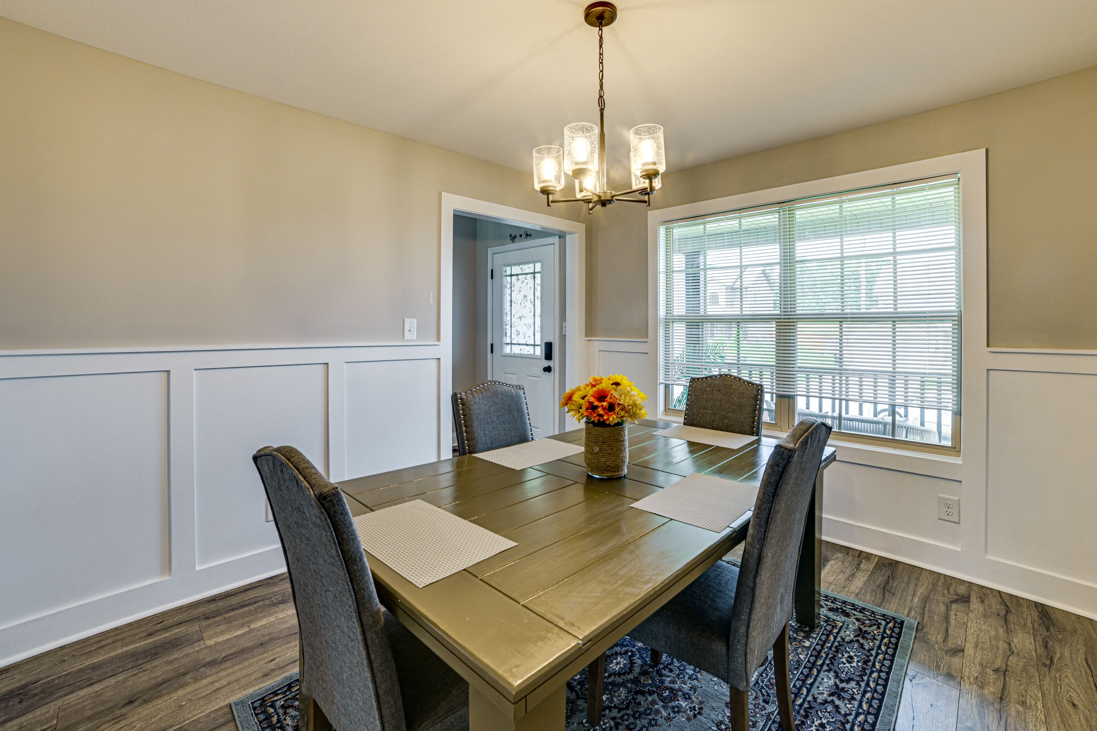 Dining Area | 1st Floor