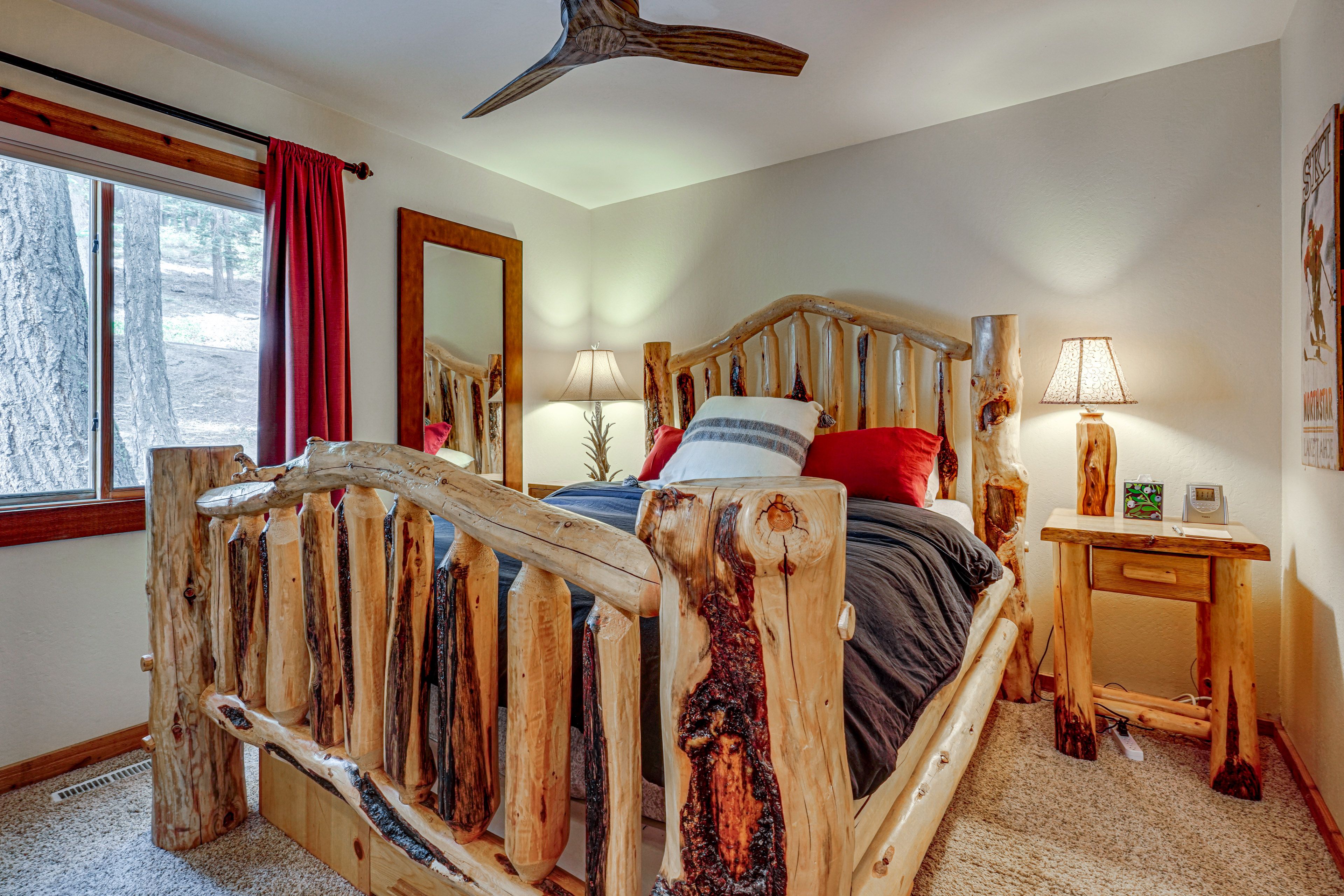 Bedroom | Queen Bed