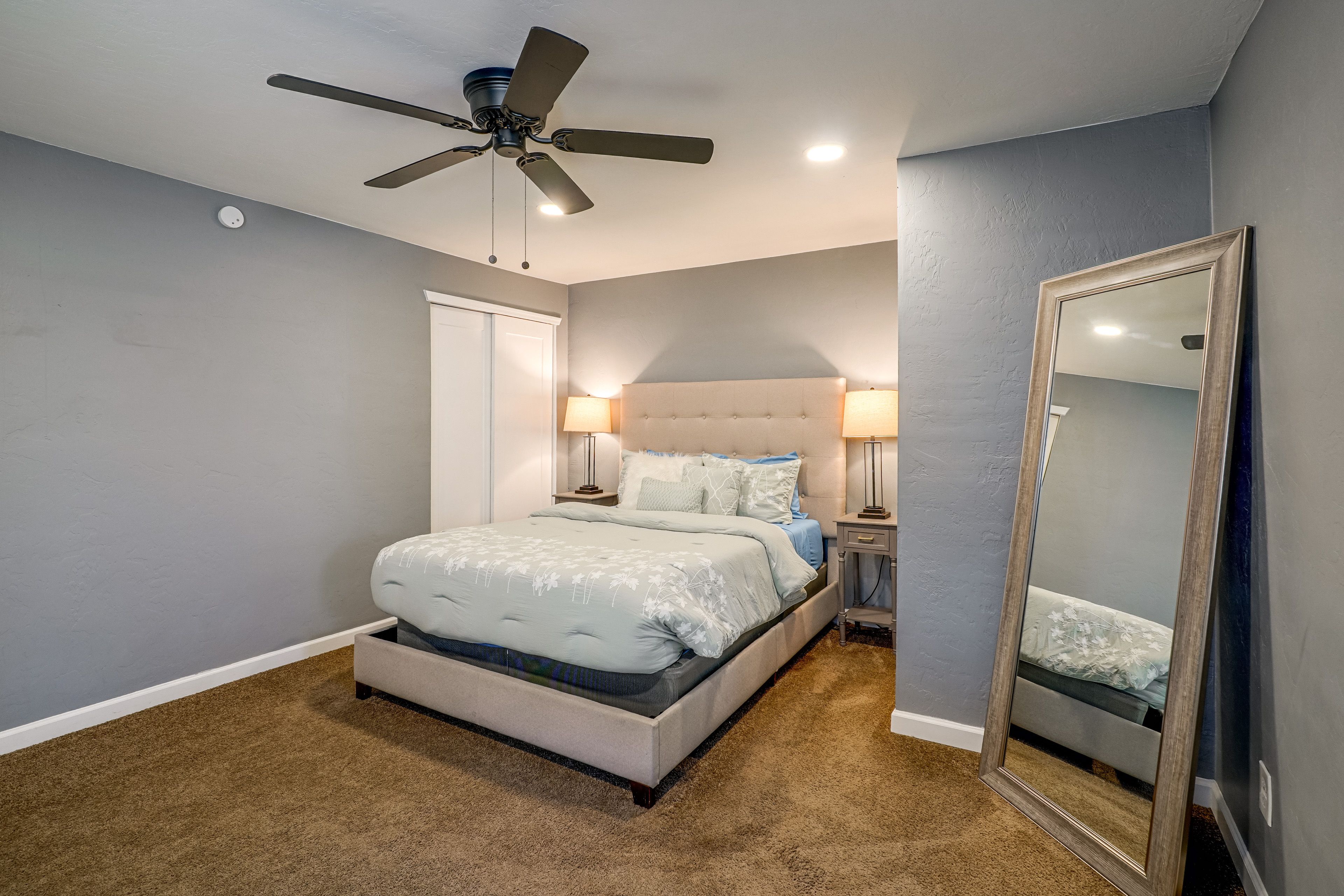 Bedroom 1 | Queen Bed