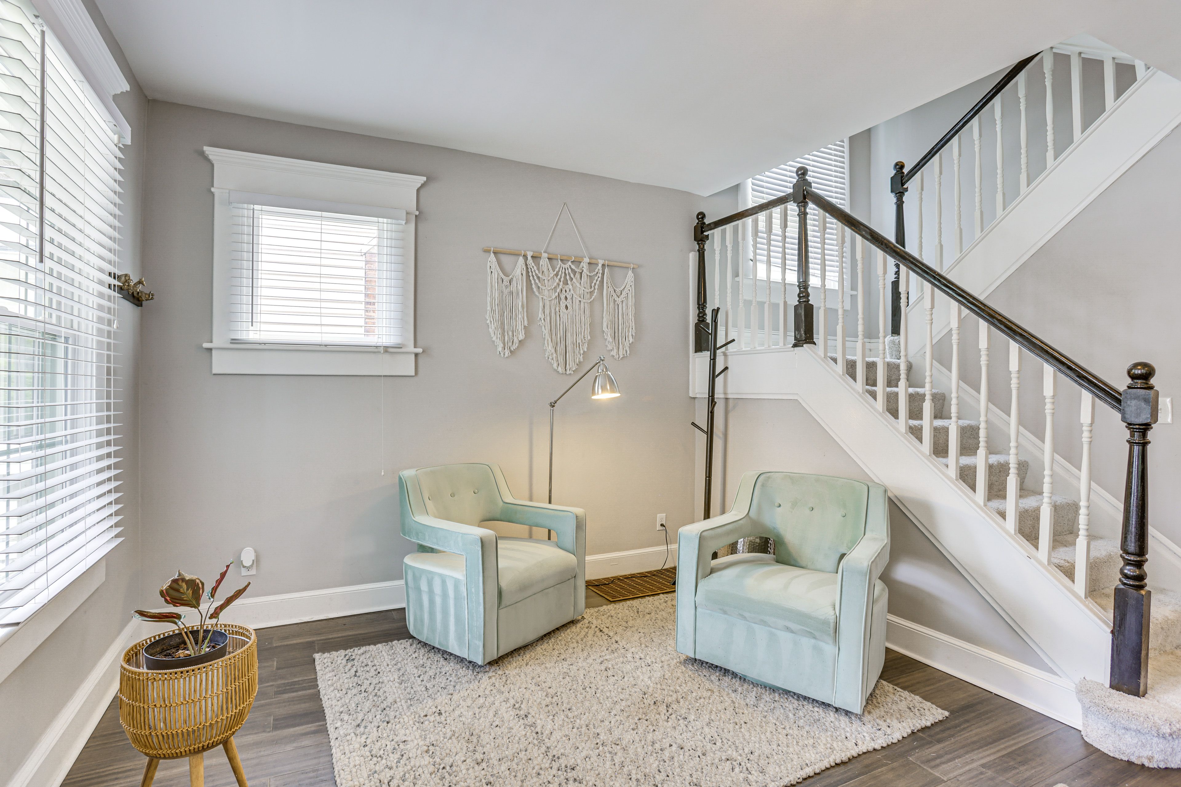Sitting Area | 1st Floor