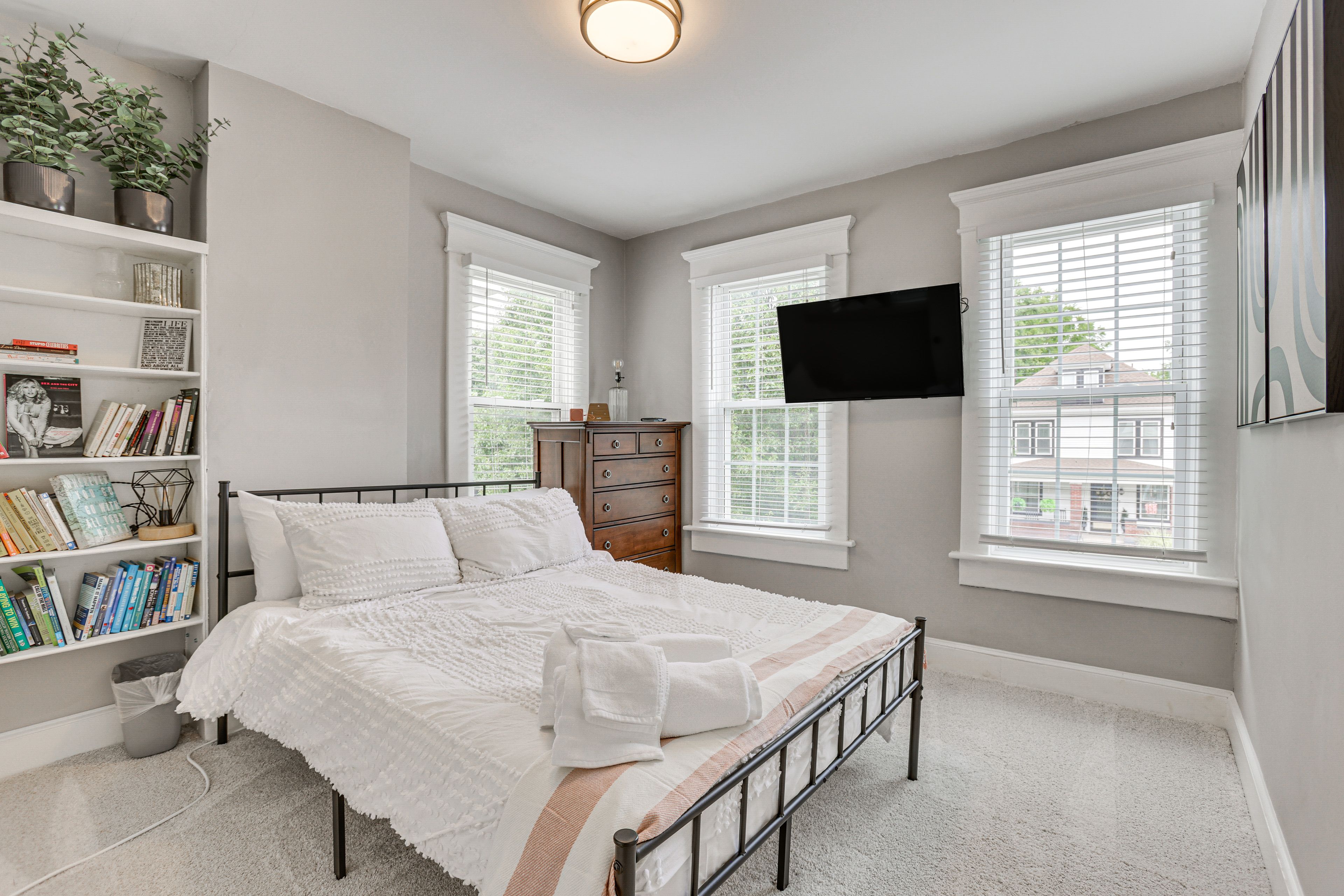 Bedroom 2 | Queen Bed | 2nd Floor