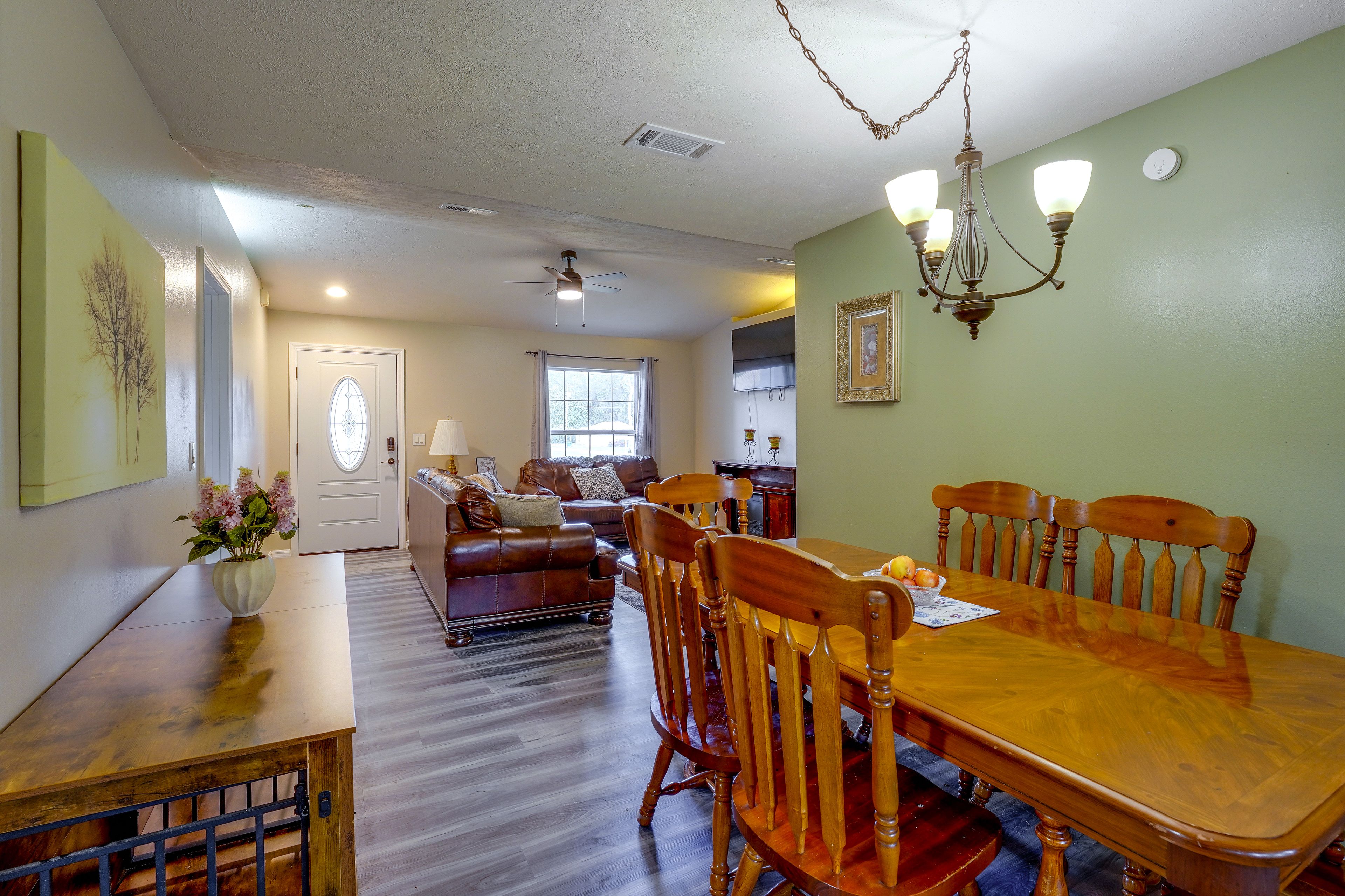 Dining Area | Single-Story Home