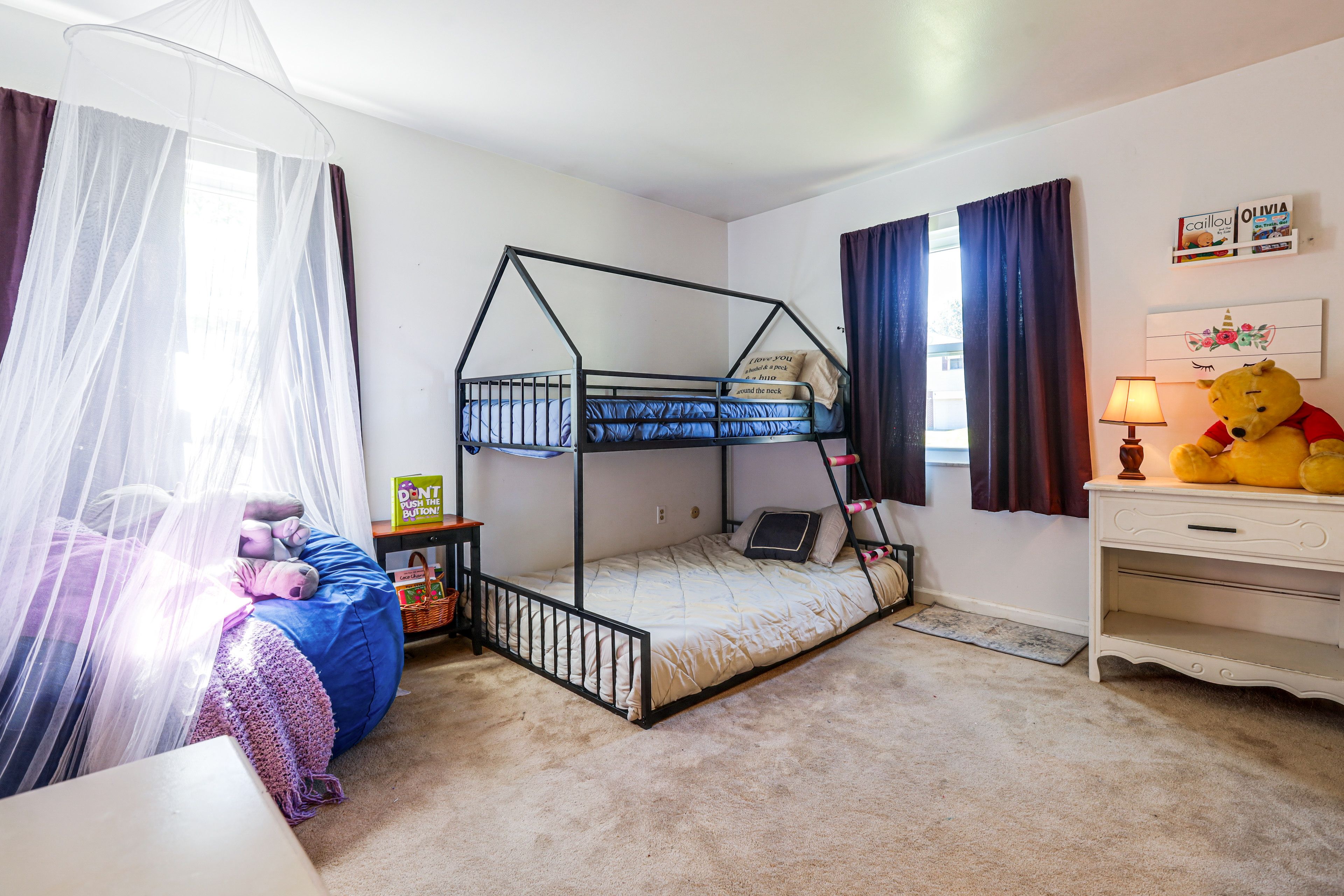 Bedroom 2 | Twin/Full Bunk Bed