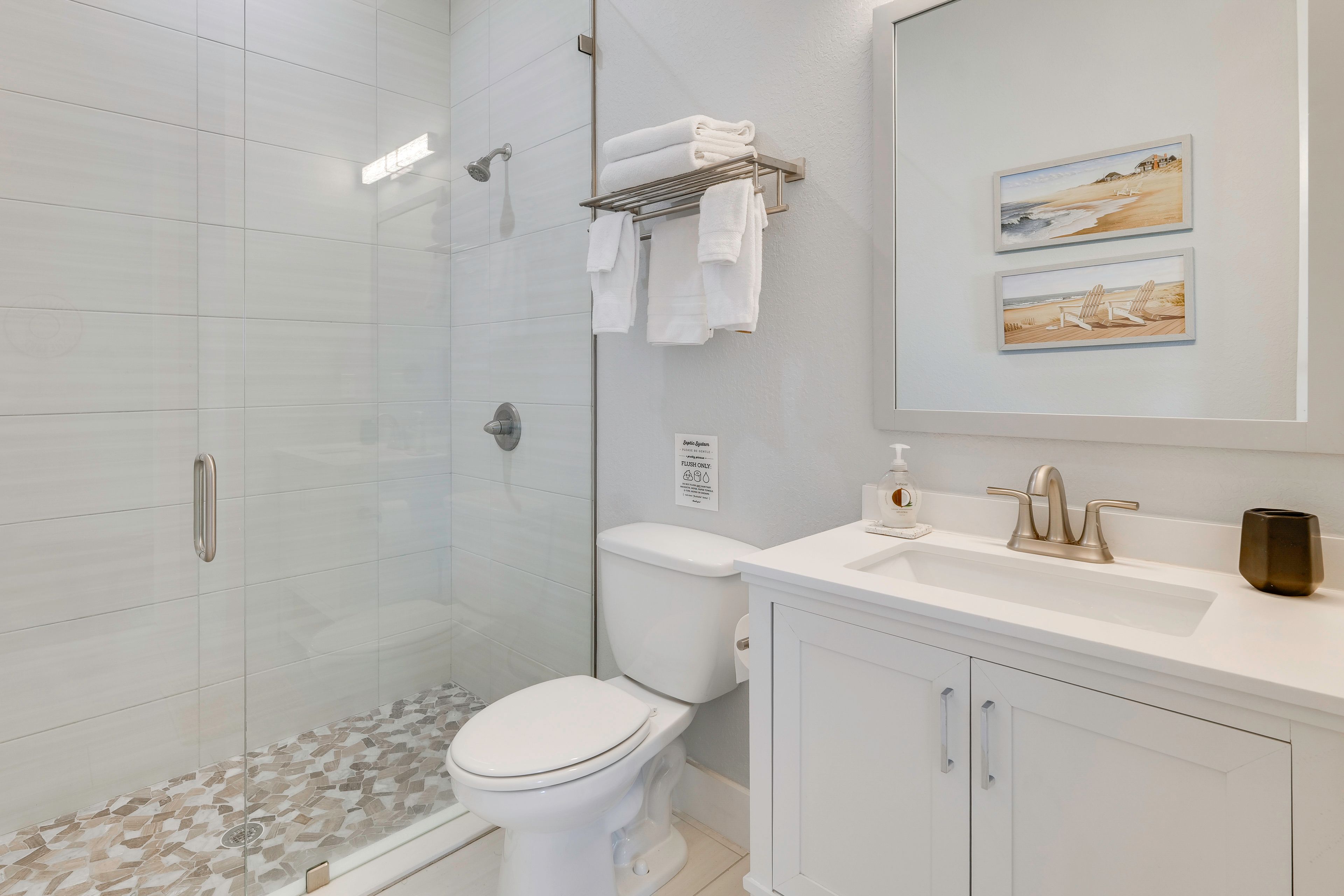 Full Bathroom | House 1