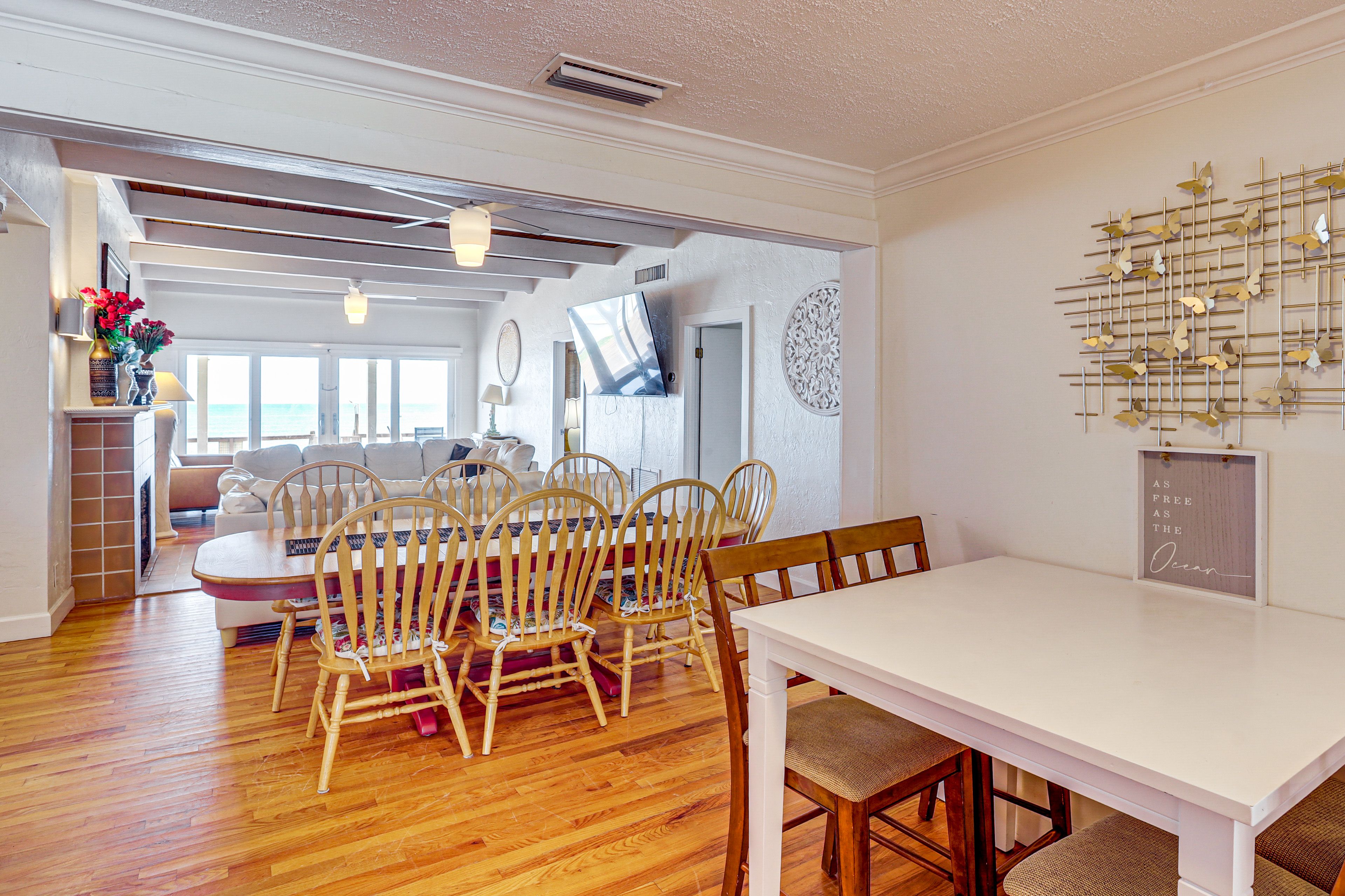 Dining Area | Main Level
