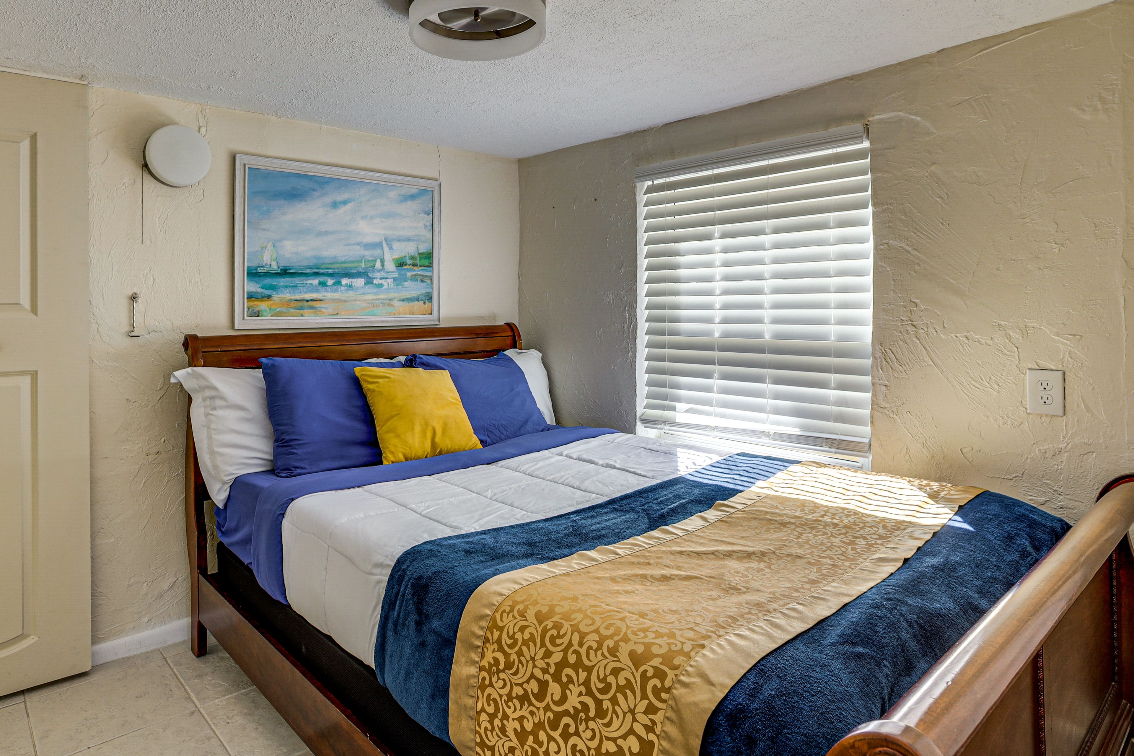 Bedroom 5 | Lower Level | Queen Bed