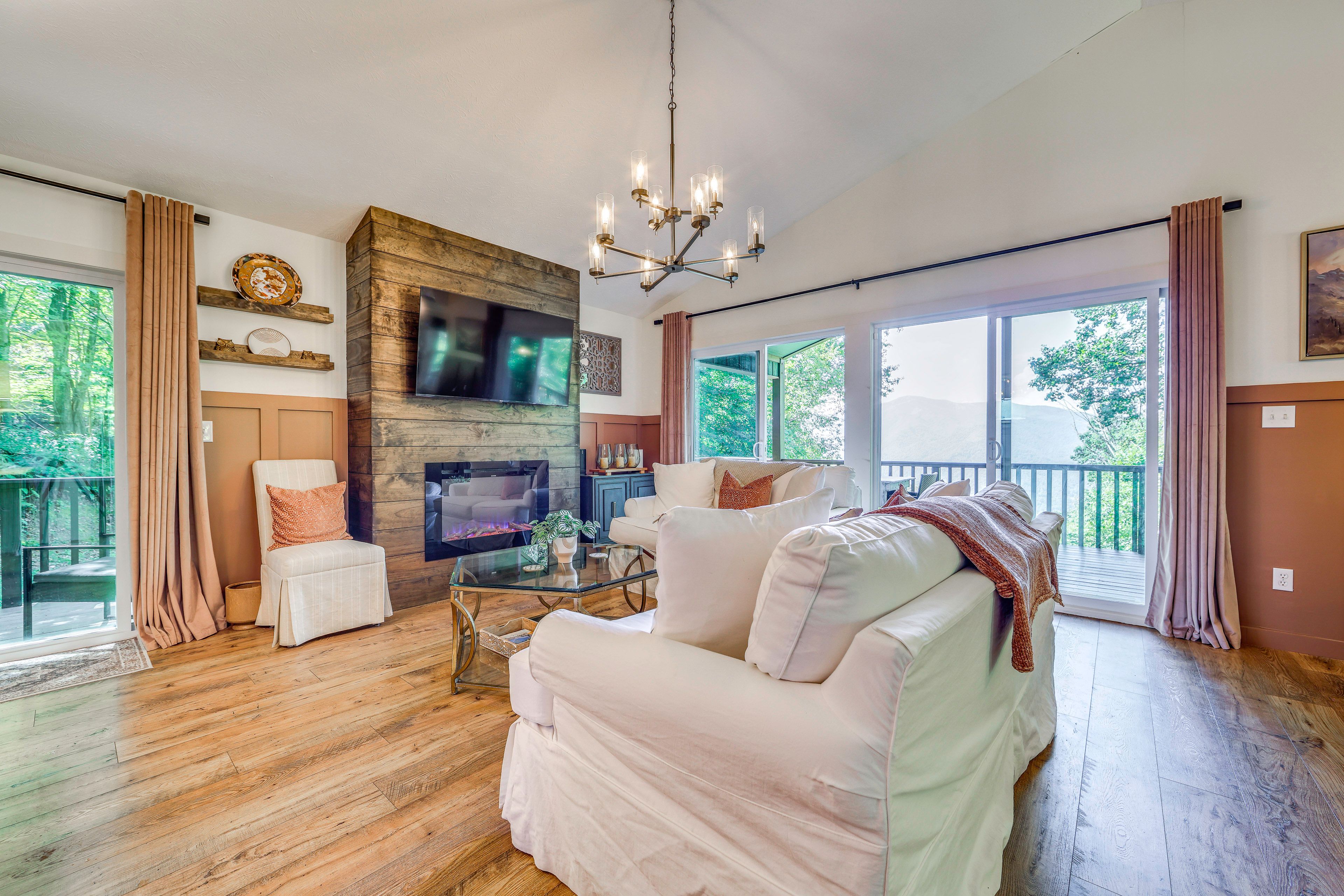 Living Room | Upper Level