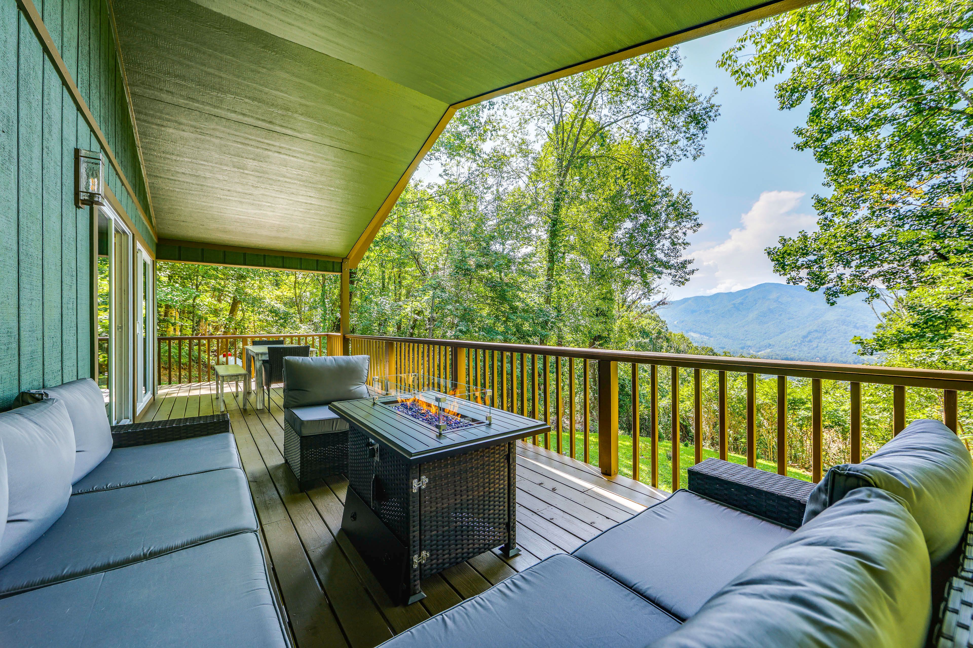 Canton Vacation Rental | 3BR | 2BA | 1,800 Sq Ft | Stairs Required