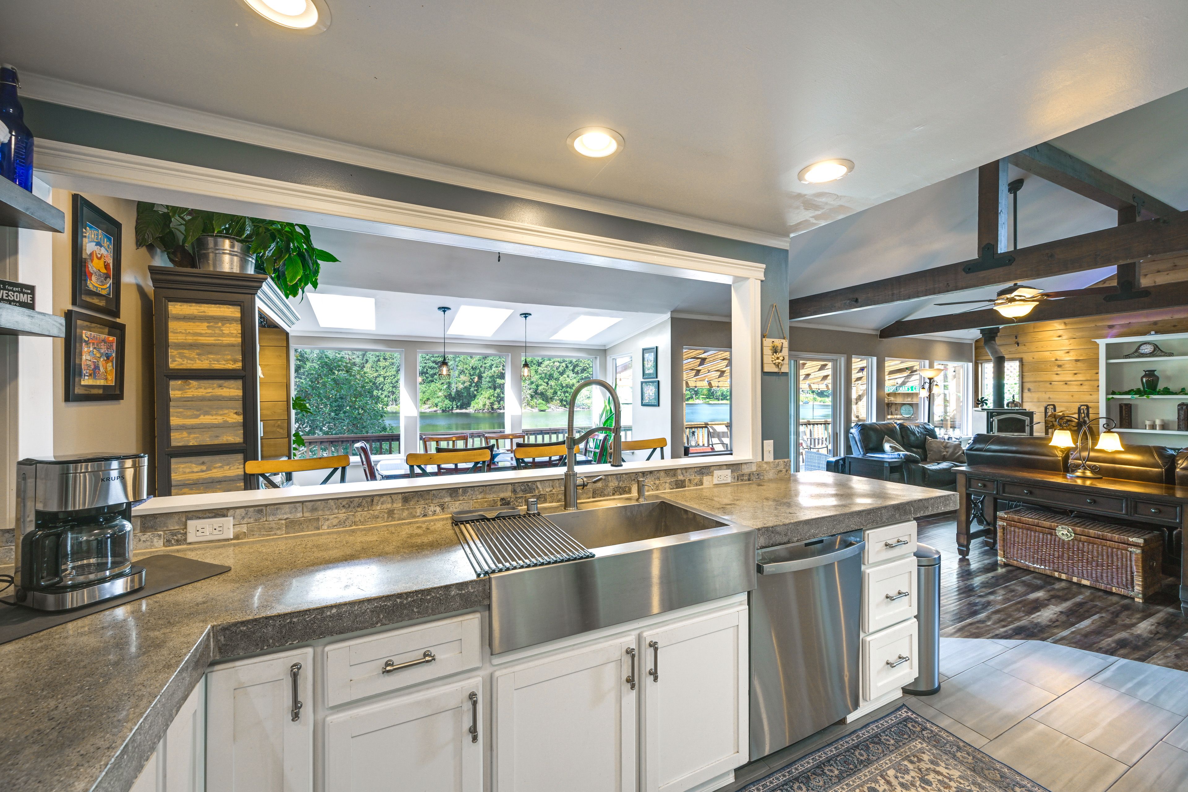 Full Kitchen
