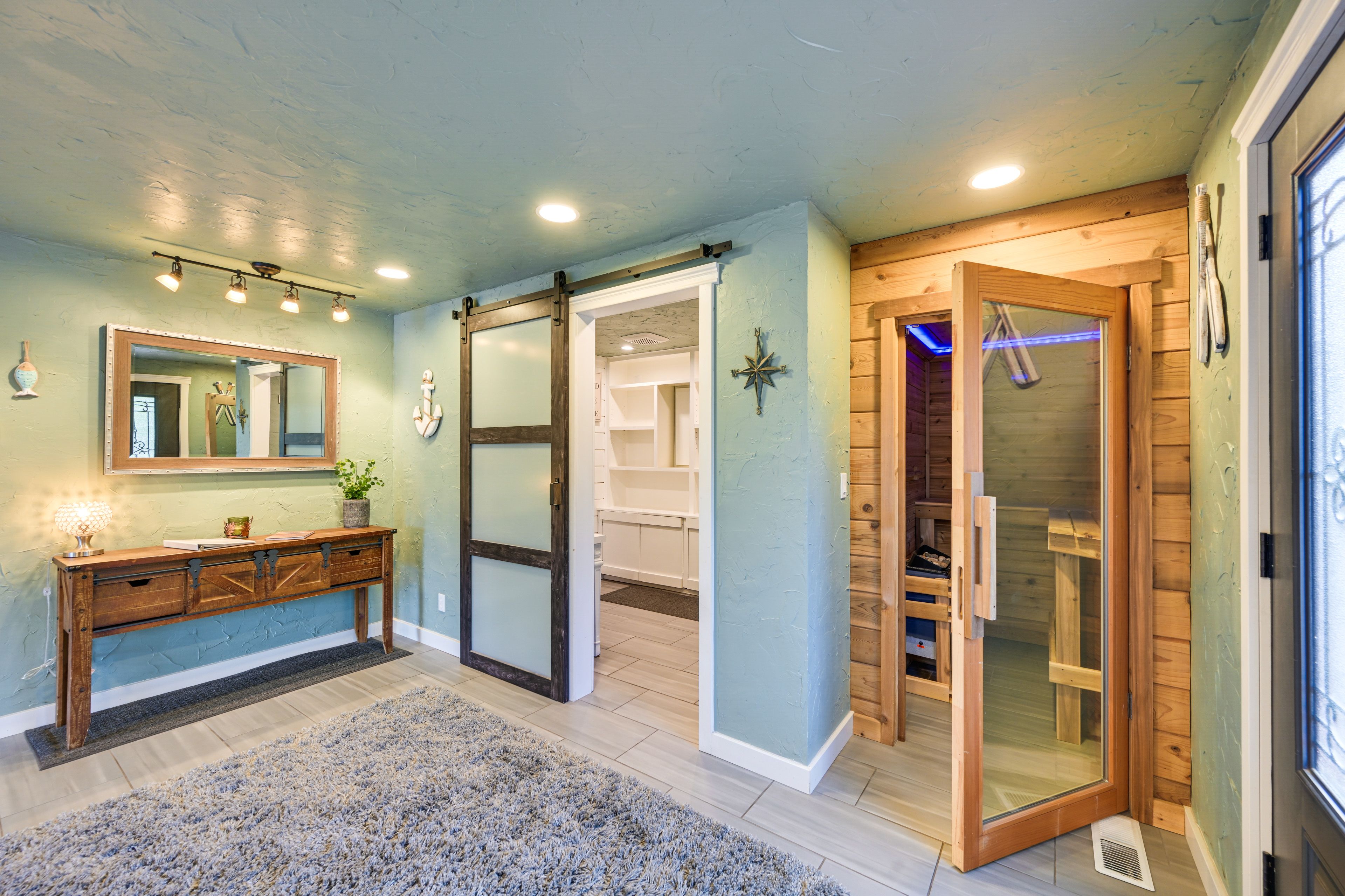 Private Laundry & Sauna