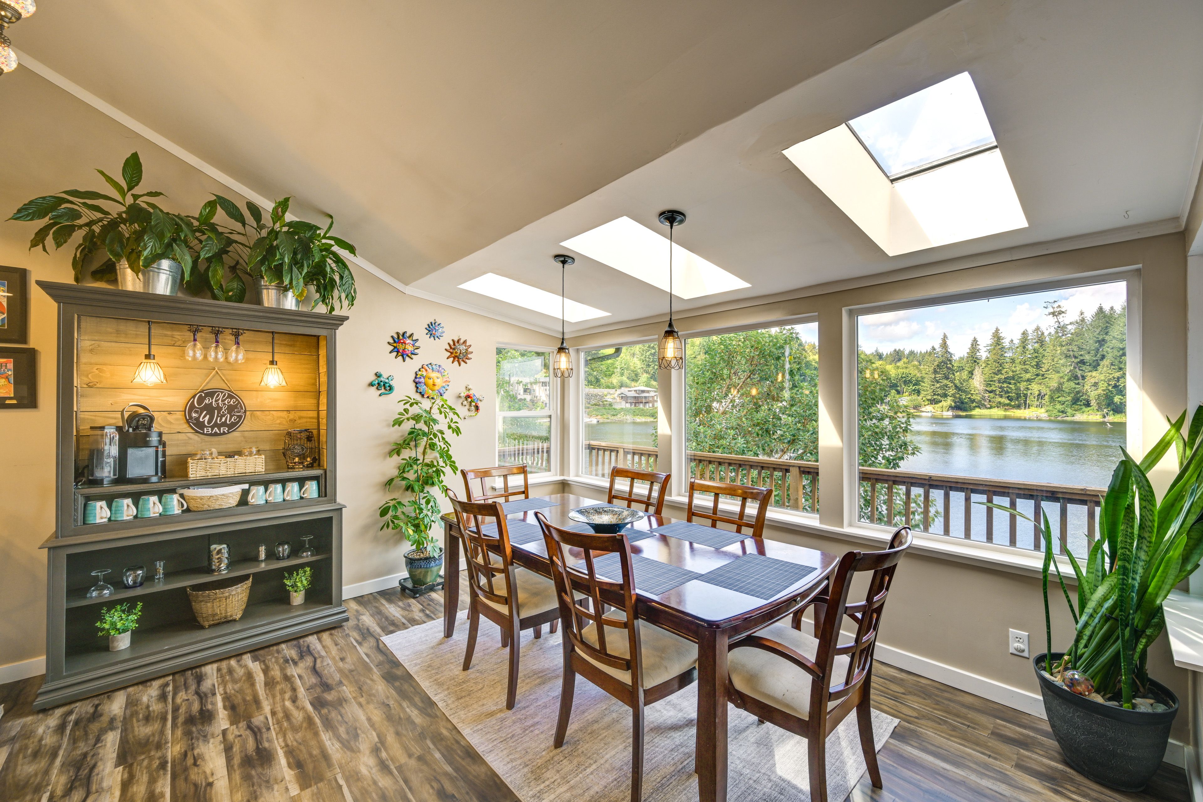 Dining Area | Coffee Bar