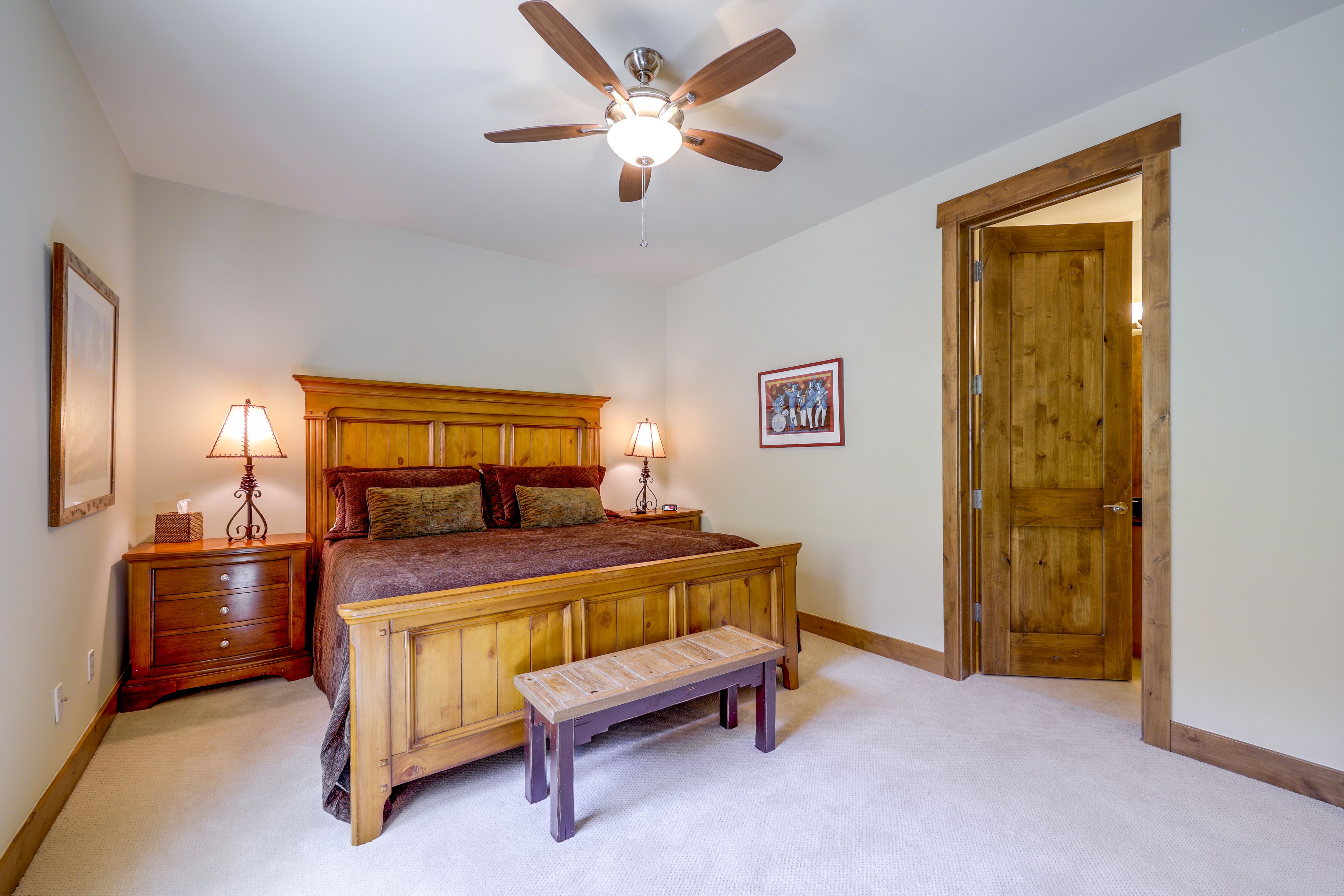 Bedroom 2 | King Bed | En-Suite Bathroom | Main Floor