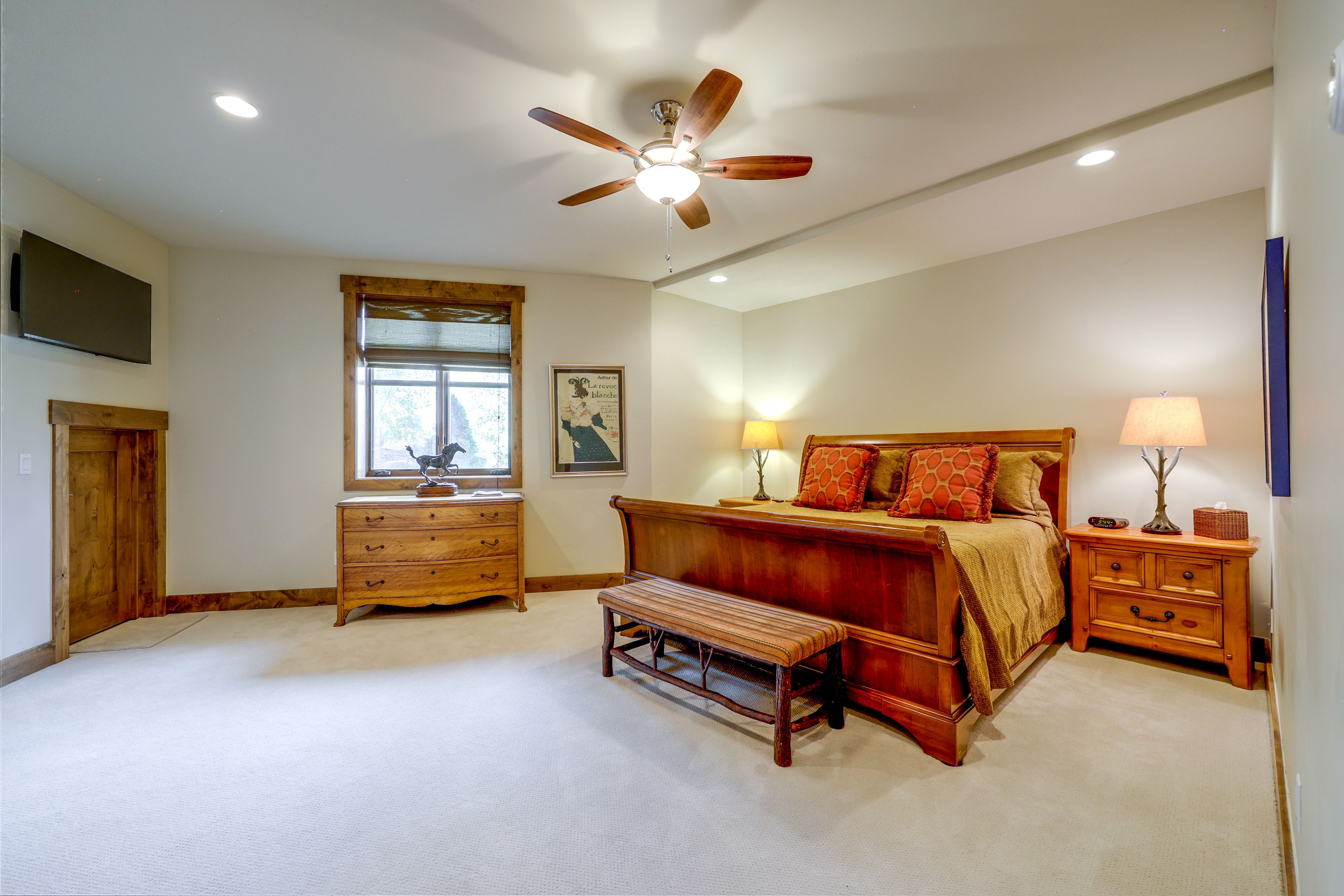 Bedroom 4 | King Bed | En-Suite Bathroom | Lower Level