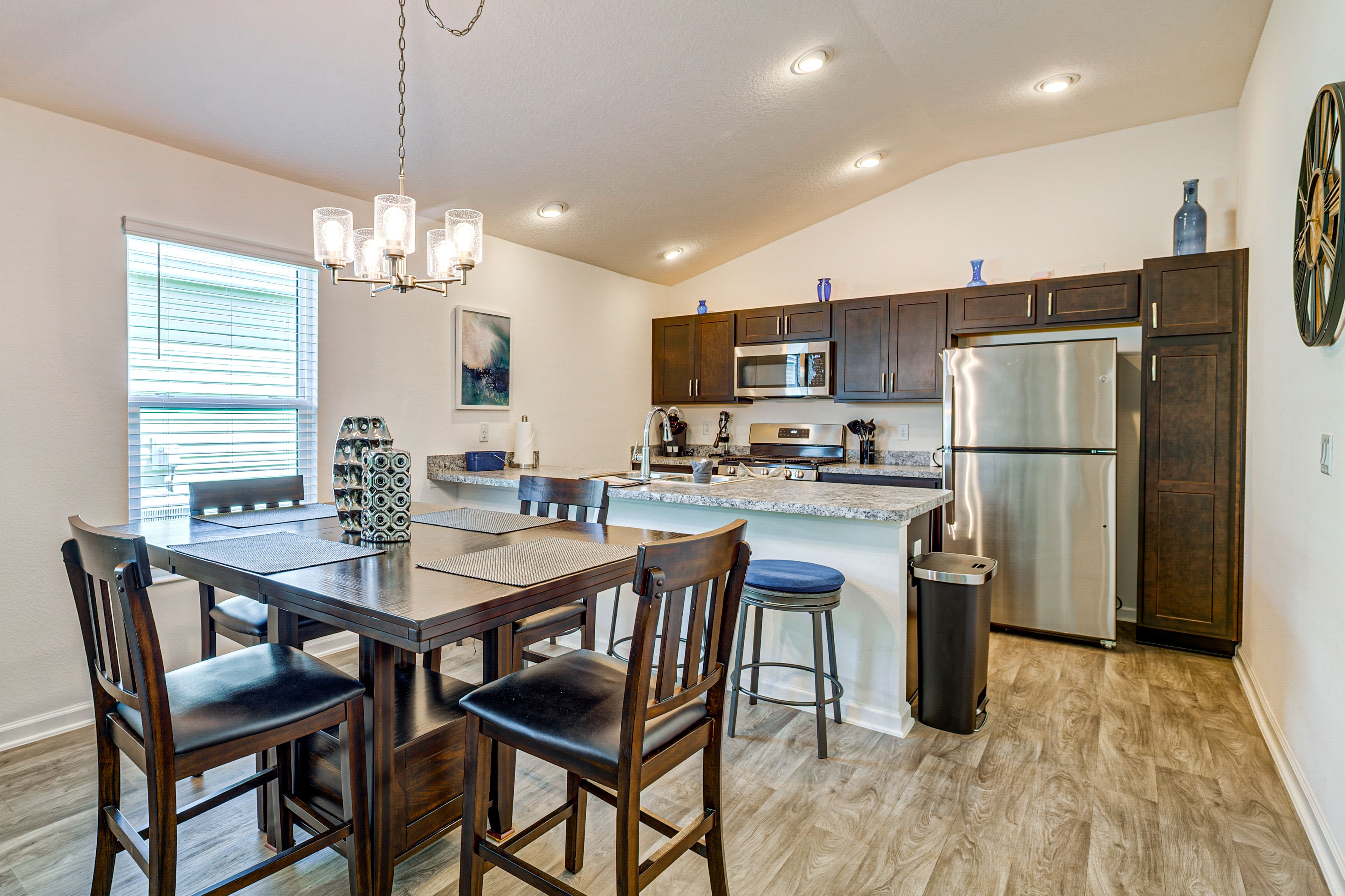 Kitchen | Dining Area