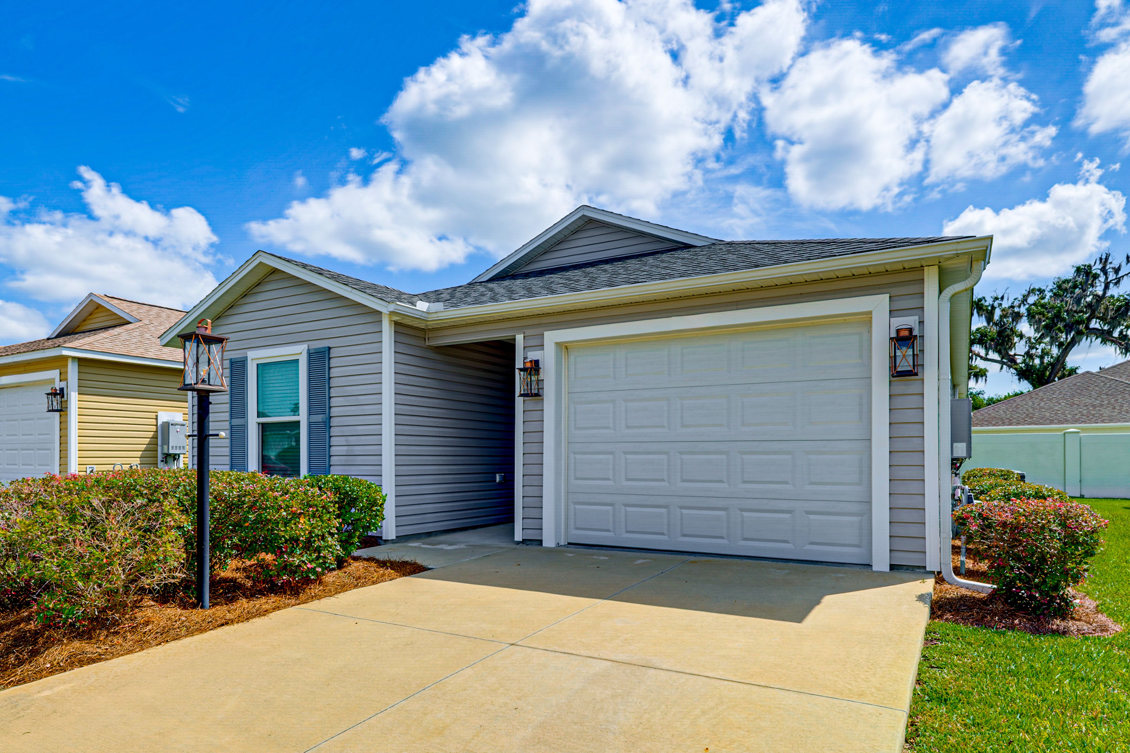 Parking | Garage (1 Vehicle) | Driveway (1 Vehicle)