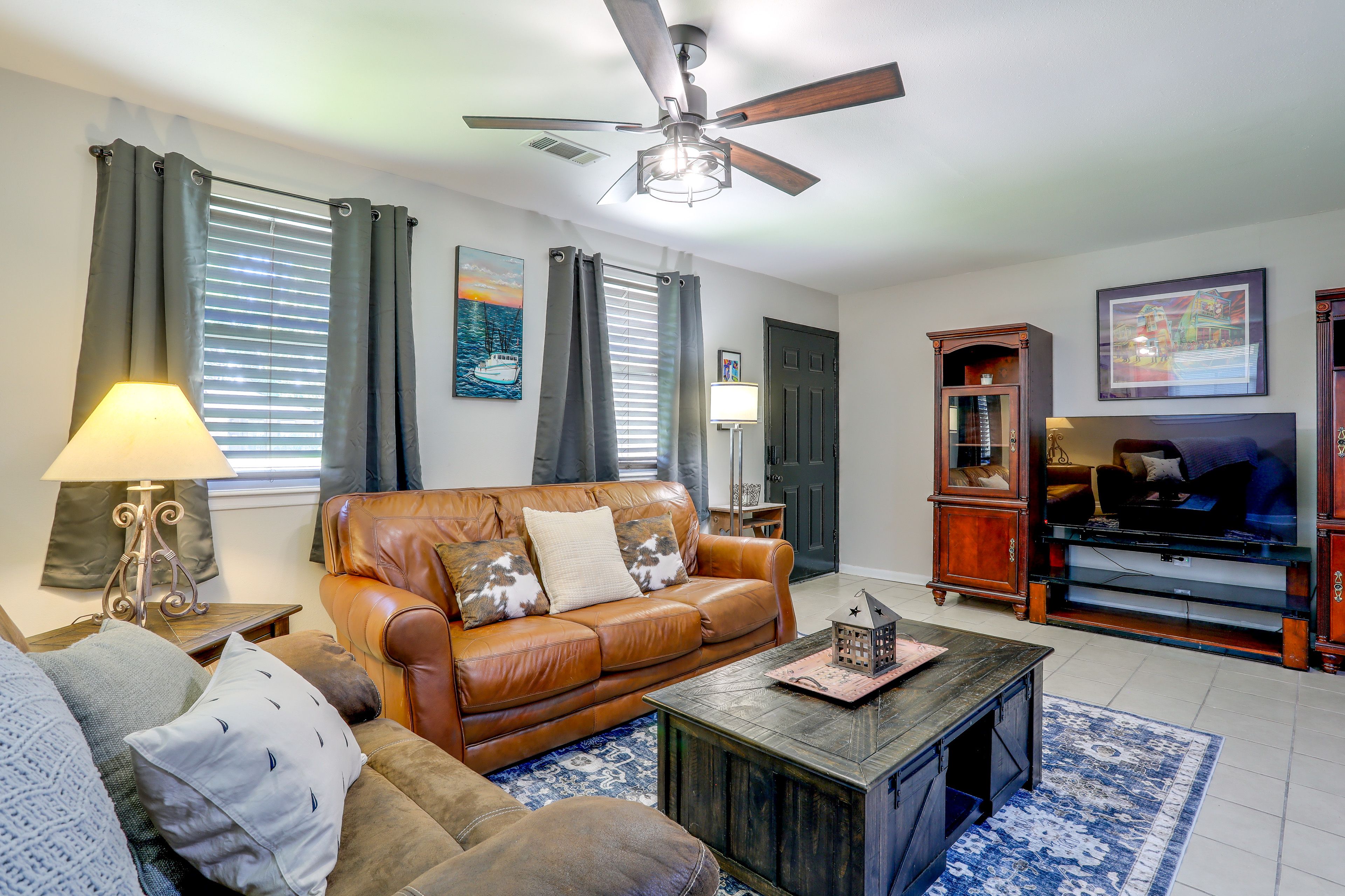 Baton Rouge Vacation Rental | 3BR | 2BA | 2,196 Sq Ft | 1 Step to Enter