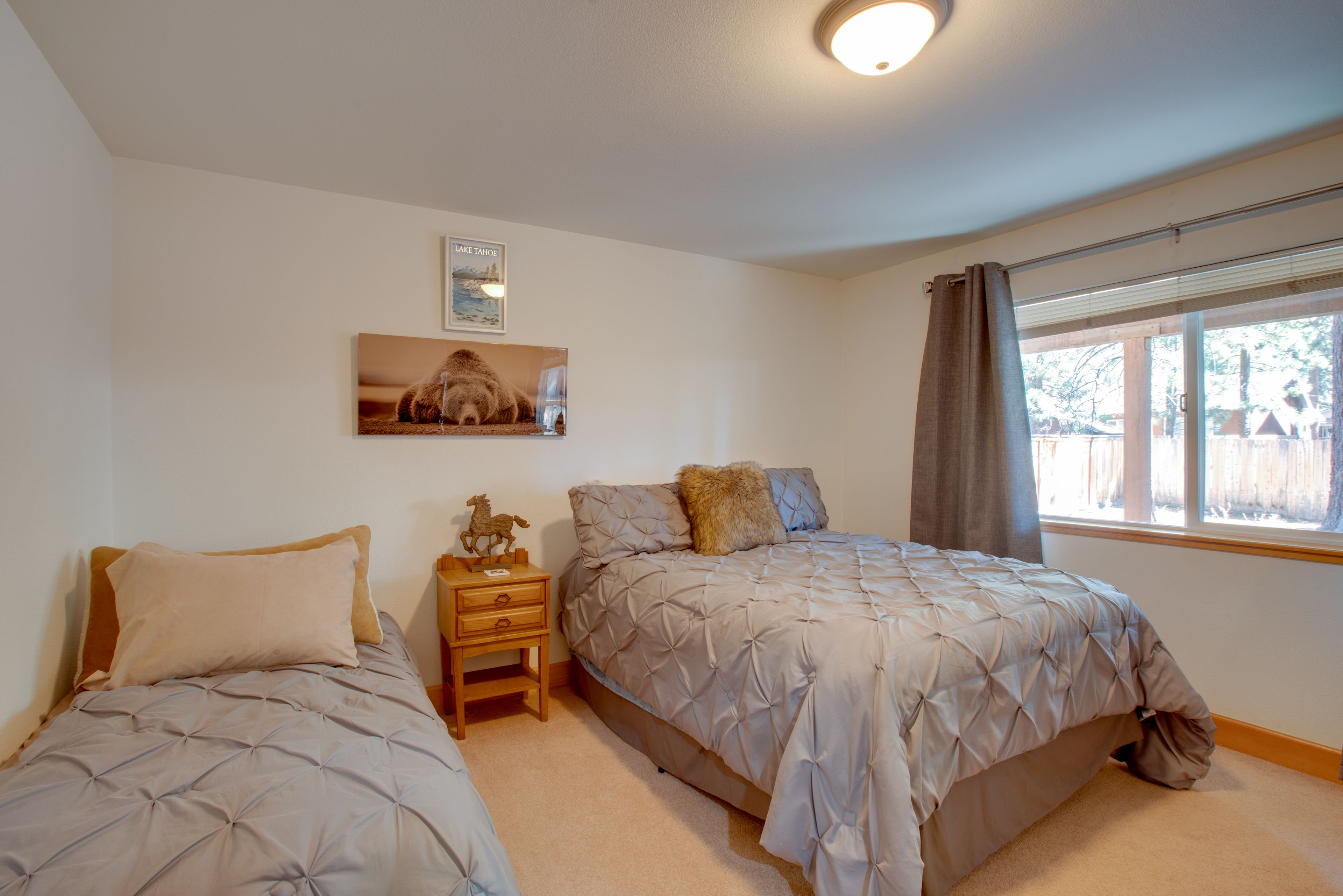 Bedroom | Queen Bed | Twin Bed | Lower Floor
